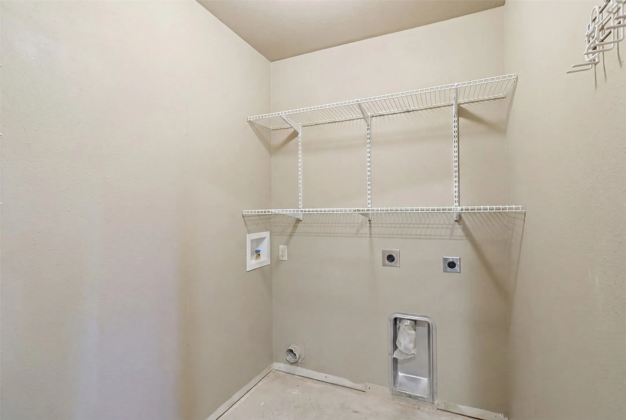 Single Family Residence For Sale in Parker County , 2951 Harwell Lake Road, Weatherford, Texas 76088, 4 Bedroom, 3 Bathroom, 2 Garage spaces, 2,655 Sqft, built in 2016, mls#21320445, Real Estate Agent in Weatherford, Homes For Sale in Parker county, Homes For Sale in Weatherford, Realtor in Weatherford Texas, Real Estate Brokerage Independent Realty Texas, Luminita Cordes Realtor