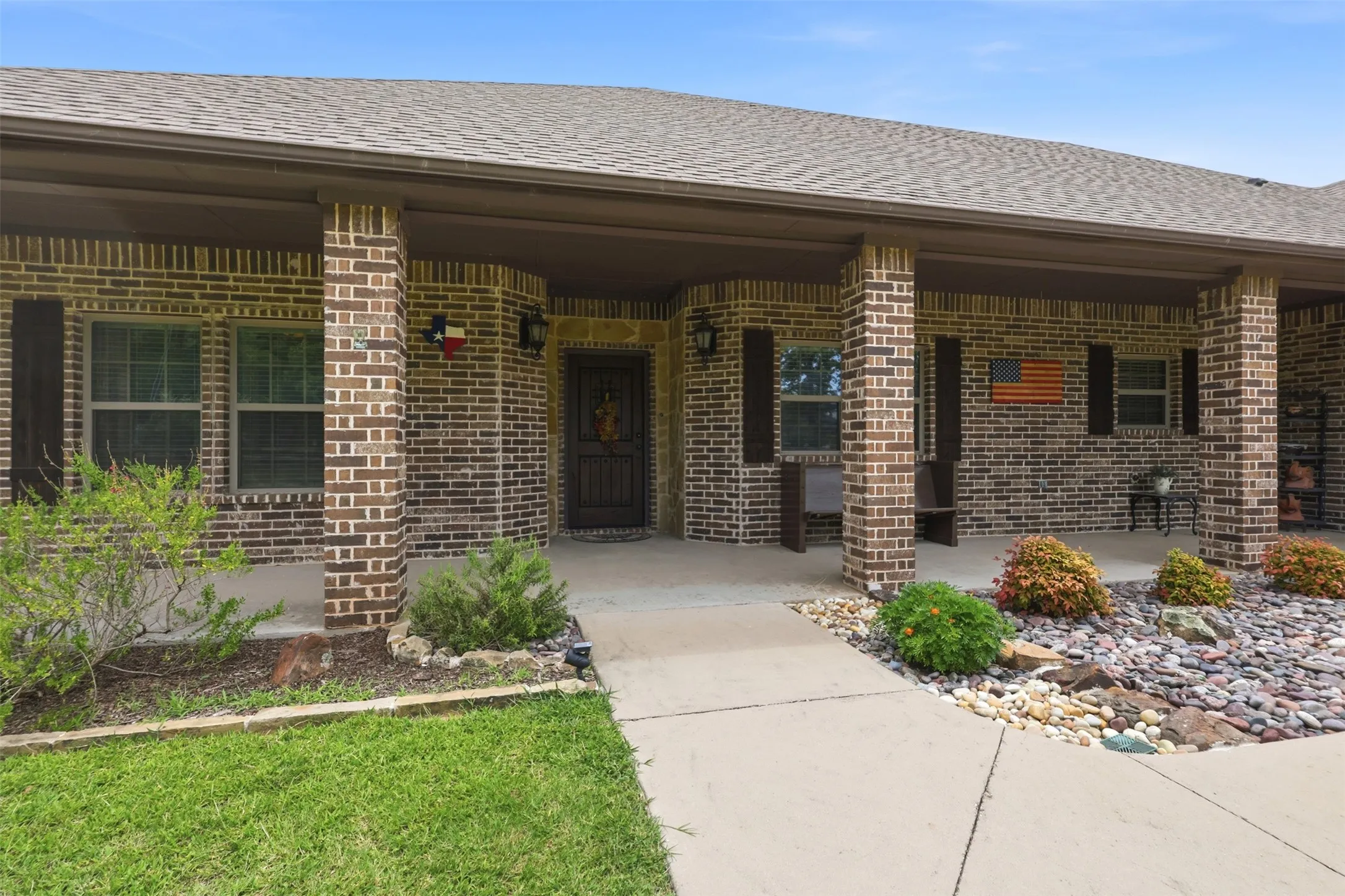 Single Family Residence For Sale in Parker County , 2951 Harwell Lake Road, Weatherford, Texas 76088, 4 Bedroom, 3 Bathroom, 2 Garage spaces, 2,655 Sqft, built in 2016, mls#21320445, Real Estate Agent in Weatherford, Homes For Sale in Parker county, Homes For Sale in Weatherford, Realtor in Weatherford Texas, Real Estate Brokerage Independent Realty Texas, Luminita Cordes Realtor