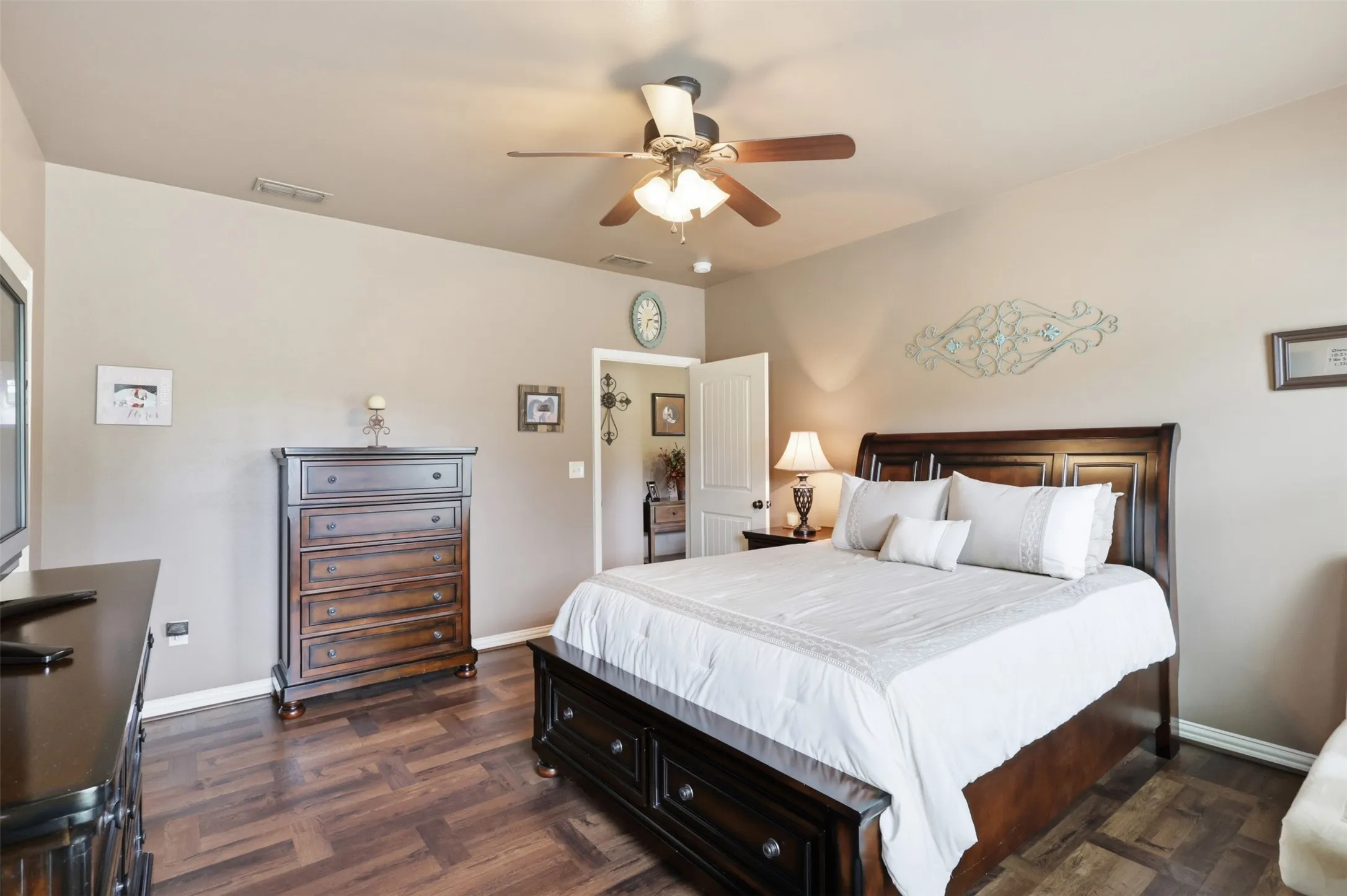 Single Family Residence For Sale in Parker County , 2951 Harwell Lake Road, Weatherford, Texas 76088, 4 Bedroom, 3 Bathroom, 2 Garage spaces, 2,655 Sqft, built in 2016, mls#21320445, Real Estate Agent in Weatherford, Homes For Sale in Parker county, Homes For Sale in Weatherford, Realtor in Weatherford Texas, Real Estate Brokerage Independent Realty Texas, Luminita Cordes Realtor