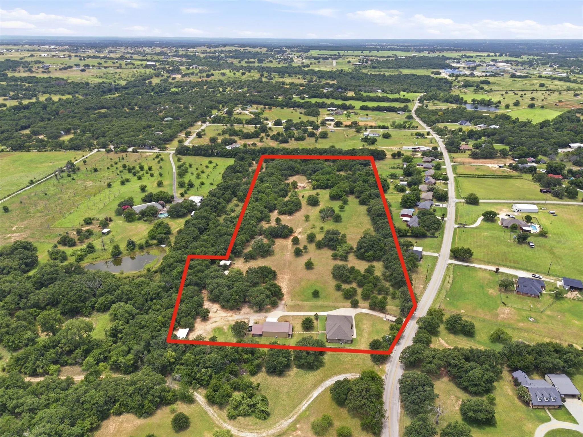 Single Family Residence For Sale in Parker County , 2951 Harwell Lake Road, Weatherford, Texas 76088, 4 Bedroom, 3 Bathroom, 2 Garage spaces, 2,655 Sqft, built in 2016, mls#21320445, Real Estate Agent in Weatherford, Homes For Sale in Parker county, Homes For Sale in Weatherford, Realtor in Weatherford Texas, Real Estate Brokerage Independent Realty Texas, Luminita Cordes Realtor