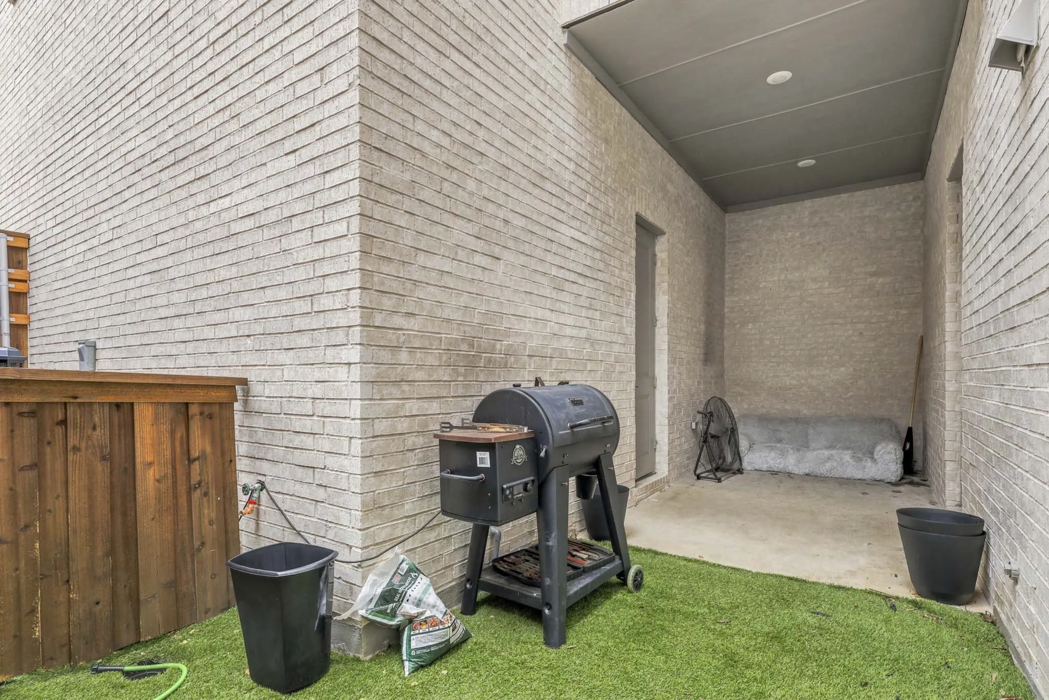 Townhouse For Sale in Denton County , 11948 Dahlia Bay Drive, Frisco, Texas 75033, 3 Bedroom, 3 Bathroom, 2 Garage spaces, 2,283 Sqft, built in 2024, mls#21325619, Real Estate Agent in Frisco, Homes For Sale in Denton county, Homes For Sale in Frisco, Realtor in Frisco Texas, Real Estate Brokerage Independent Realty Texas, Luminita Cordes Realtor