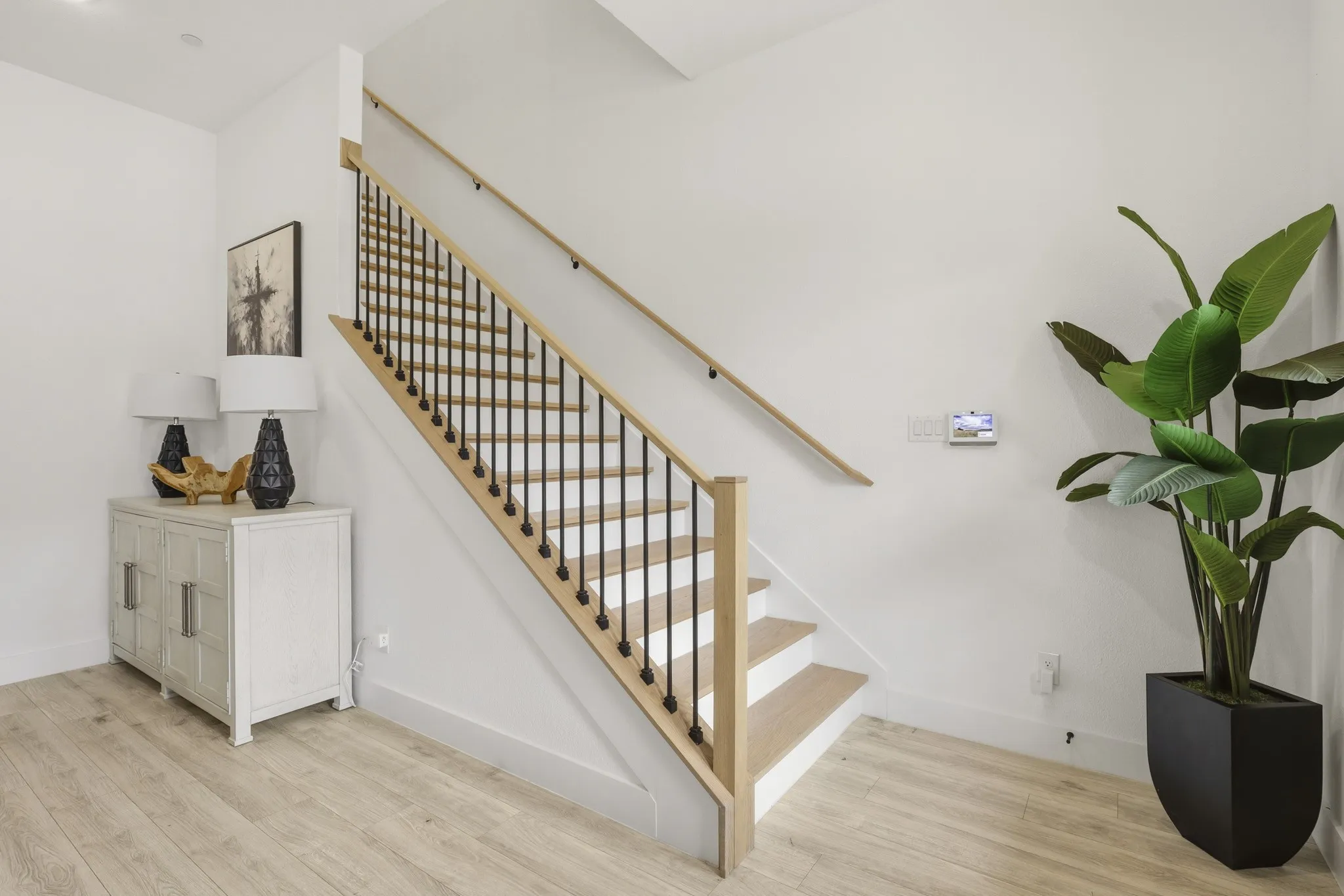 Townhouse For Sale in Denton County , 11948 Dahlia Bay Drive, Frisco, Texas 75033, 3 Bedroom, 3 Bathroom, 2 Garage spaces, 2,283 Sqft, built in 2024, mls#21325619, Real Estate Agent in Frisco, Homes For Sale in Denton county, Homes For Sale in Frisco, Realtor in Frisco Texas, Real Estate Brokerage Independent Realty Texas, Luminita Cordes Realtor