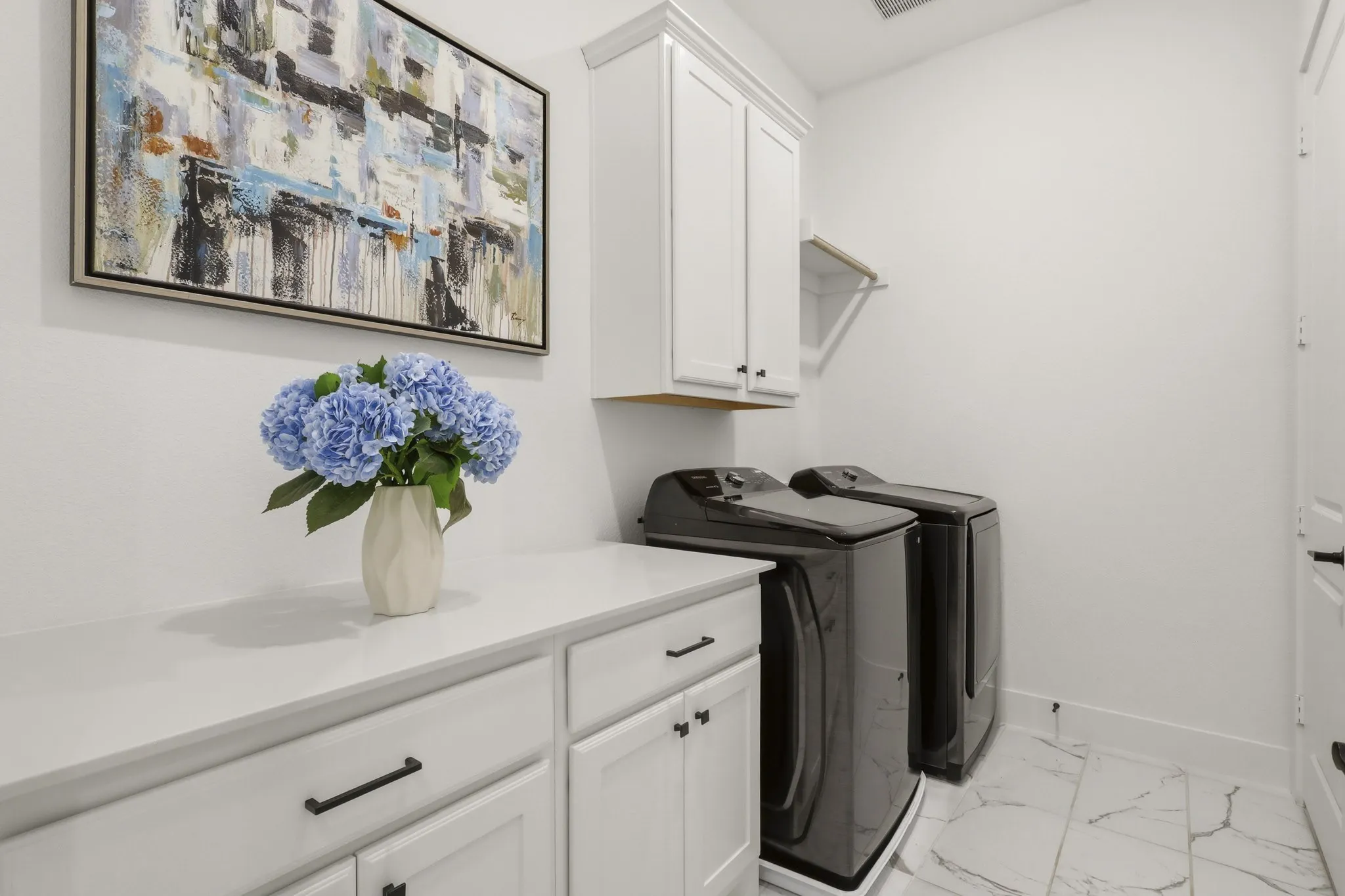 Townhouse For Sale in Denton County , 11948 Dahlia Bay Drive, Frisco, Texas 75033, 3 Bedroom, 3 Bathroom, 2 Garage spaces, 2,283 Sqft, built in 2024, mls#21325619, Real Estate Agent in Frisco, Homes For Sale in Denton county, Homes For Sale in Frisco, Realtor in Frisco Texas, Real Estate Brokerage Independent Realty Texas, Luminita Cordes Realtor