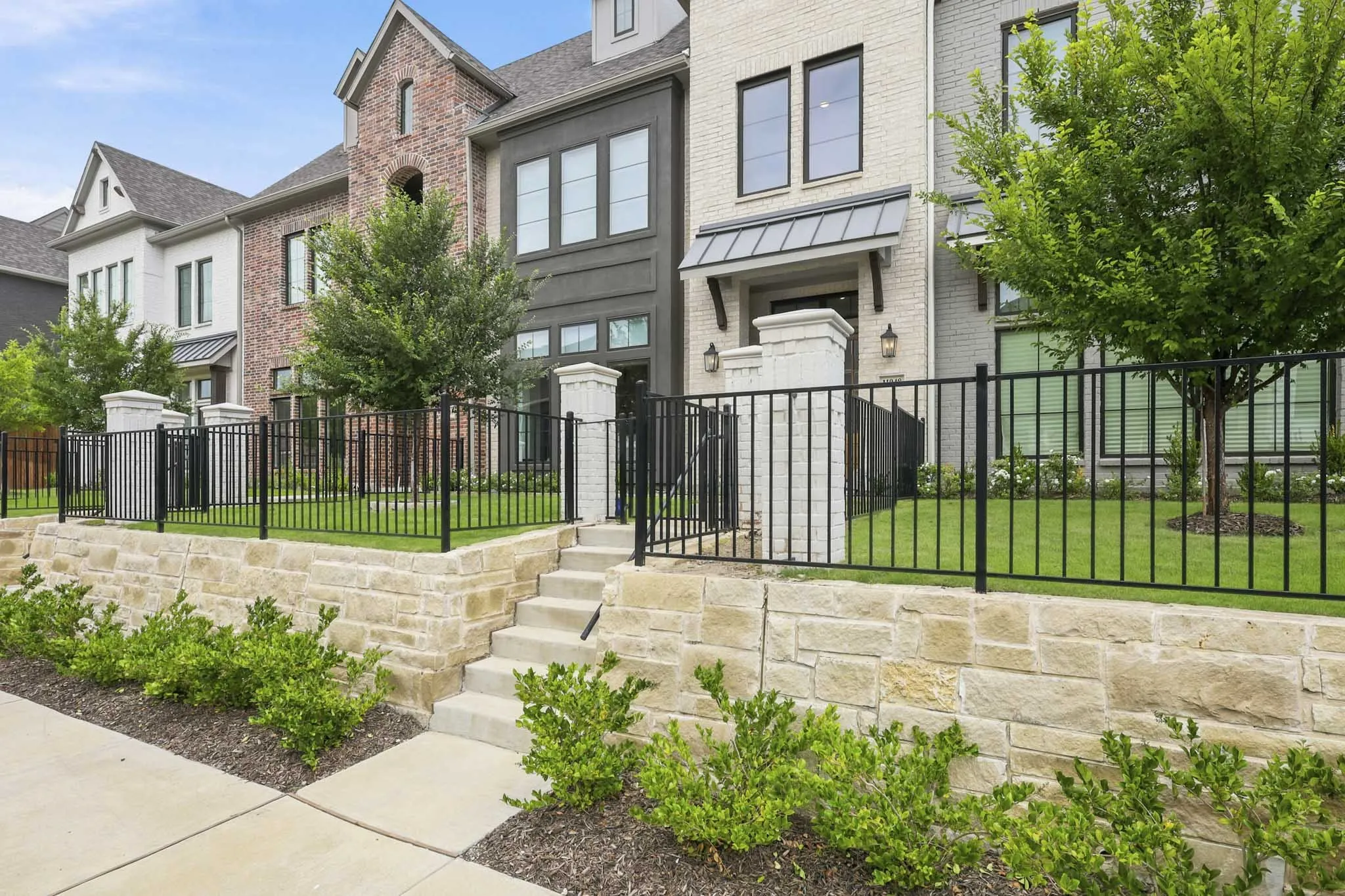 Townhouse For Sale in Denton County , 11948 Dahlia Bay Drive, Frisco, Texas 75033, 3 Bedroom, 3 Bathroom, 2 Garage spaces, 2,283 Sqft, built in 2024, mls#21325619, Real Estate Agent in Frisco, Homes For Sale in Denton county, Homes For Sale in Frisco, Realtor in Frisco Texas, Real Estate Brokerage Independent Realty Texas, Luminita Cordes Realtor
