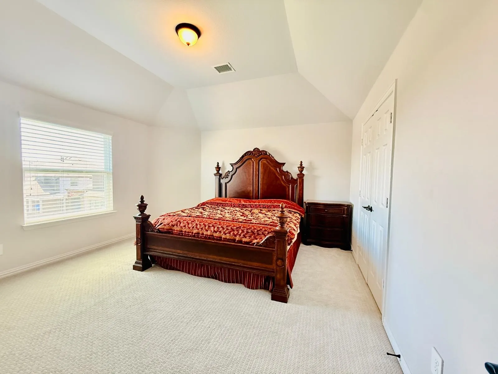Single Family Residence For Sale in Ellis County , 214 Tradd Street, Glenn Heights, Texas 75154, 4 Bedrooms, 4 Bathrooms, 2 Garage spaces, 3,785 Sqft, built in 2022, Price $589,000, mls#21327057, Real Estate Agent in Glenn Heights, Homes For Sale in Ellis county, Homes For Sale in Glenn Heights, Realtor in Glenn Heights Texas, Real Estate Brokerage Independent Realty Texas, Luminita Cordes Realtor