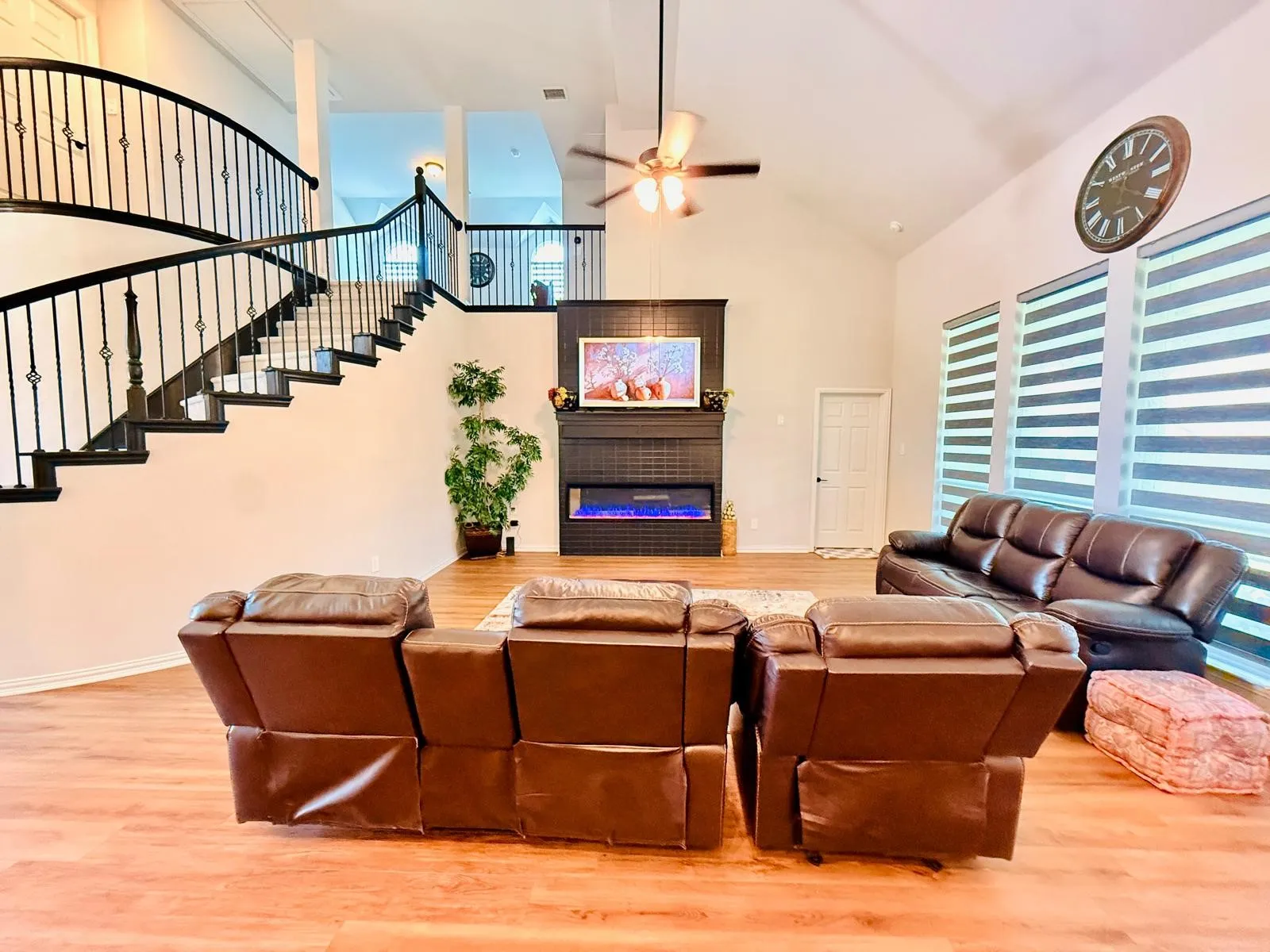 Single Family Residence For Sale in Ellis County , 214 Tradd Street, Glenn Heights, Texas 75154, 4 Bedrooms, 4 Bathrooms, 2 Garage spaces, 3,785 Sqft, built in 2022, Price $589,000, mls#21327057, Real Estate Agent in Glenn Heights, Homes For Sale in Ellis county, Homes For Sale in Glenn Heights, Realtor in Glenn Heights Texas, Real Estate Brokerage Independent Realty Texas, Luminita Cordes Realtor
