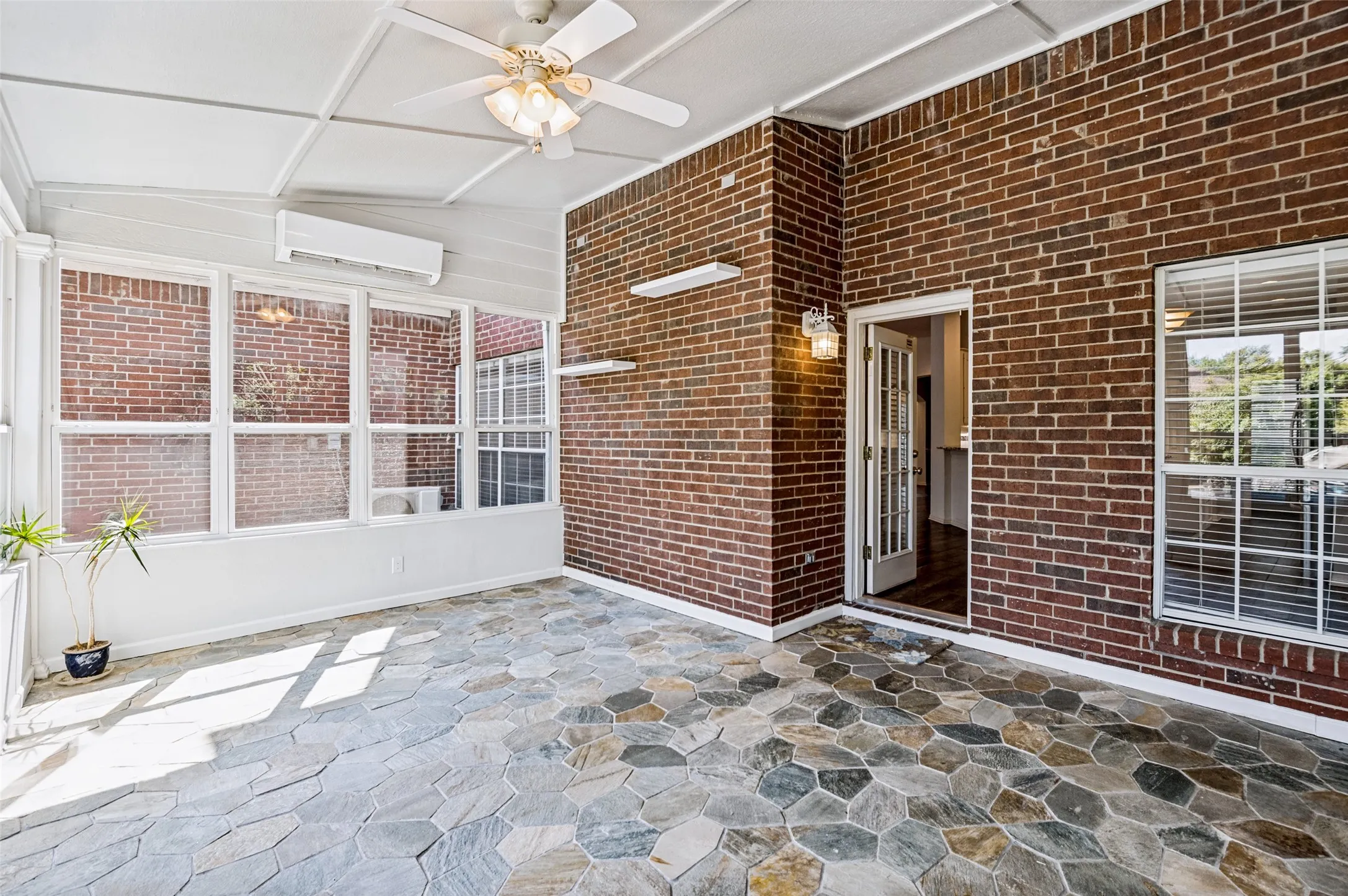 Single Family Residence For Sale in Collin County , 6040 Fieldstone Drive, Dallas, Texas 75252, 4 Bedroom, 3 Bathroom, 2 Garage spaces, 3,463 Sqft, built in 1993, mls#21325180, Real Estate Agent in Dallas, Homes For Sale in Collin county, Homes For Sale in Dallas, Realtor in Dallas Texas, Real Estate Brokerage Independent Realty Texas, Luminita Cordes Realtor