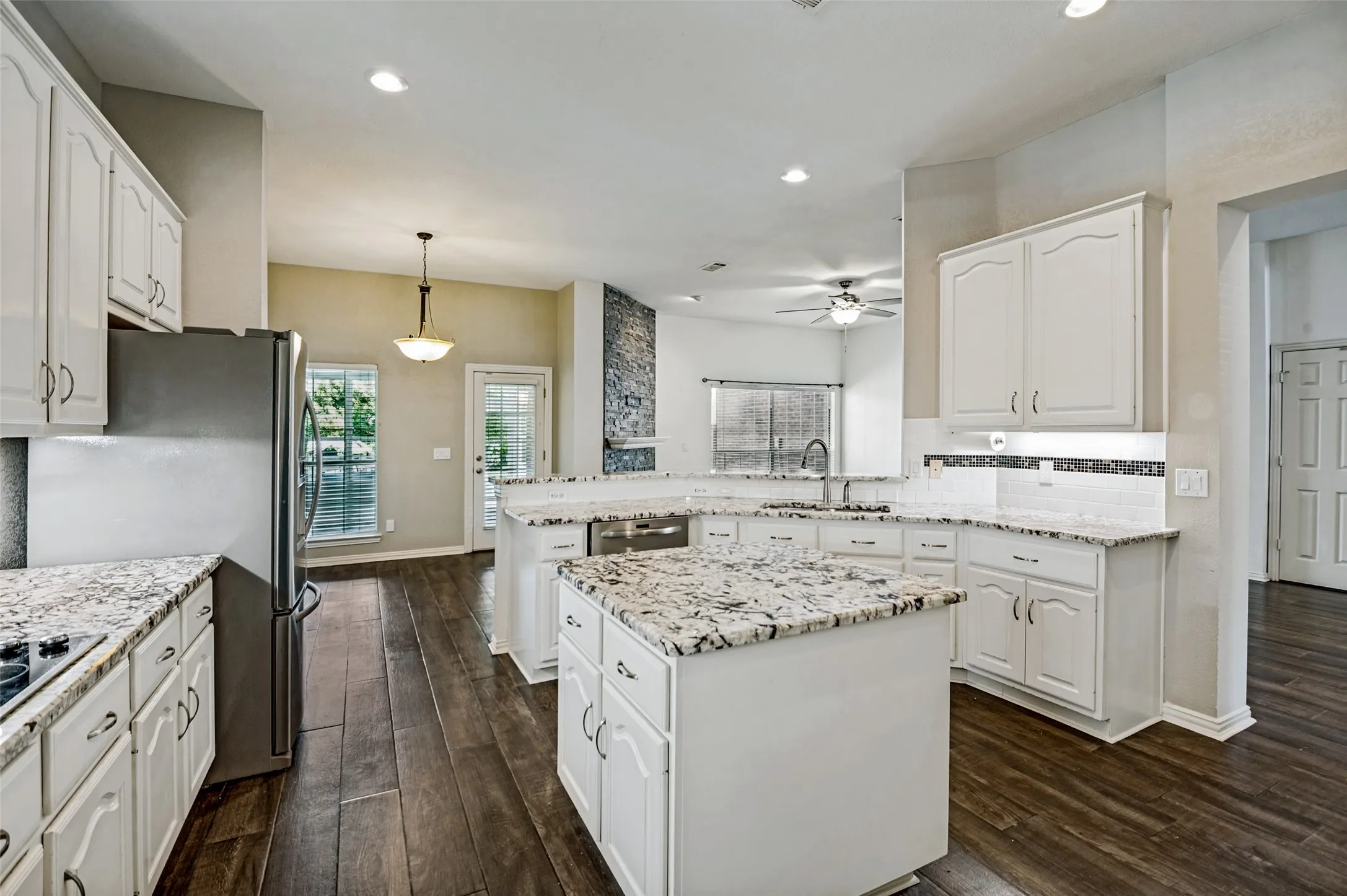 Single Family Residence For Sale in Collin County , 6040 Fieldstone Drive, Dallas, Texas 75252, 4 Bedroom, 3 Bathroom, 2 Garage spaces, 3,463 Sqft, built in 1993, mls#21325180, Real Estate Agent in Dallas, Homes For Sale in Collin county, Homes For Sale in Dallas, Realtor in Dallas Texas, Real Estate Brokerage Independent Realty Texas, Luminita Cordes Realtor