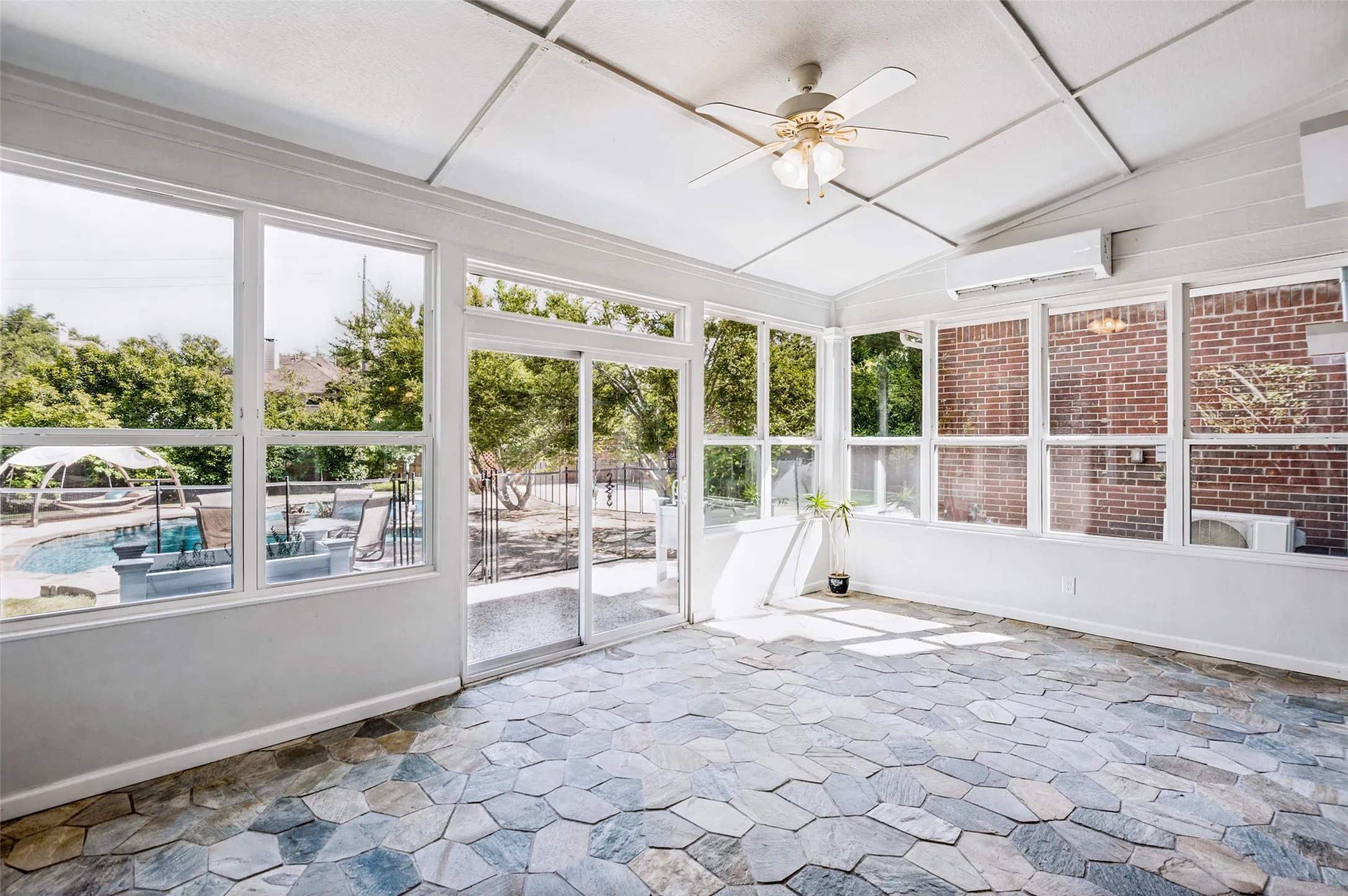 Single Family Residence For Sale in Collin County , 6040 Fieldstone Drive, Dallas, Texas 75252, 4 Bedroom, 3 Bathroom, 2 Garage spaces, 3,463 Sqft, built in 1993, mls#21325180, Real Estate Agent in Dallas, Homes For Sale in Collin county, Homes For Sale in Dallas, Realtor in Dallas Texas, Real Estate Brokerage Independent Realty Texas, Luminita Cordes Realtor