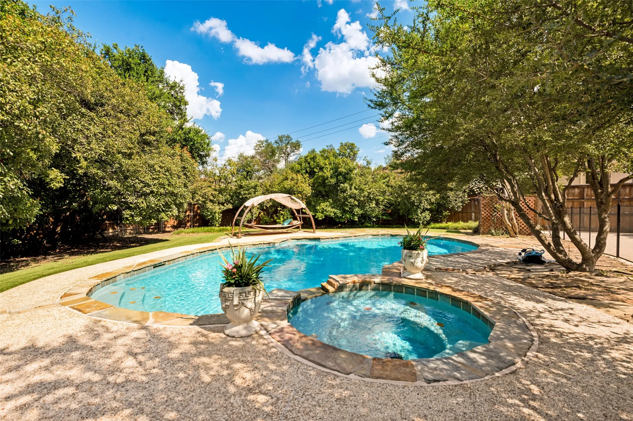 Single Family Residence For Sale in Collin County , 6040 Fieldstone Drive, Dallas, Texas 75252, 4 Bedroom, 3 Bathroom, 2 Garage spaces, 3,463 Sqft, built in 1993, mls#21325180, Real Estate Agent in Dallas, Homes For Sale in Collin county, Homes For Sale in Dallas, Realtor in Dallas Texas, Real Estate Brokerage Independent Realty Texas, Luminita Cordes Realtor