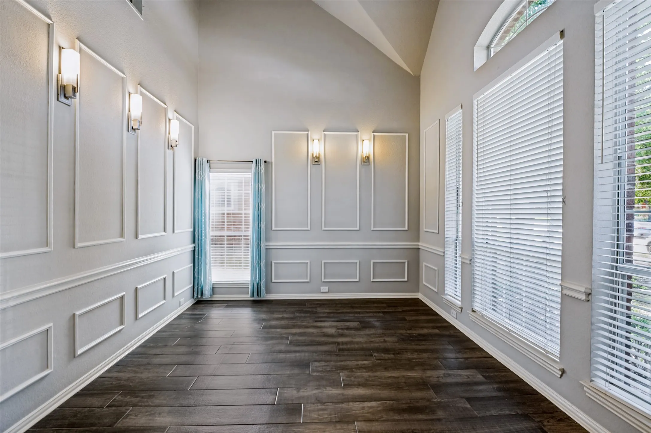 Single Family Residence For Sale in Collin County , 6040 Fieldstone Drive, Dallas, Texas 75252, 4 Bedroom, 3 Bathroom, 2 Garage spaces, 3,463 Sqft, built in 1993, mls#21325180, Real Estate Agent in Dallas, Homes For Sale in Collin county, Homes For Sale in Dallas, Realtor in Dallas Texas, Real Estate Brokerage Independent Realty Texas, Luminita Cordes Realtor