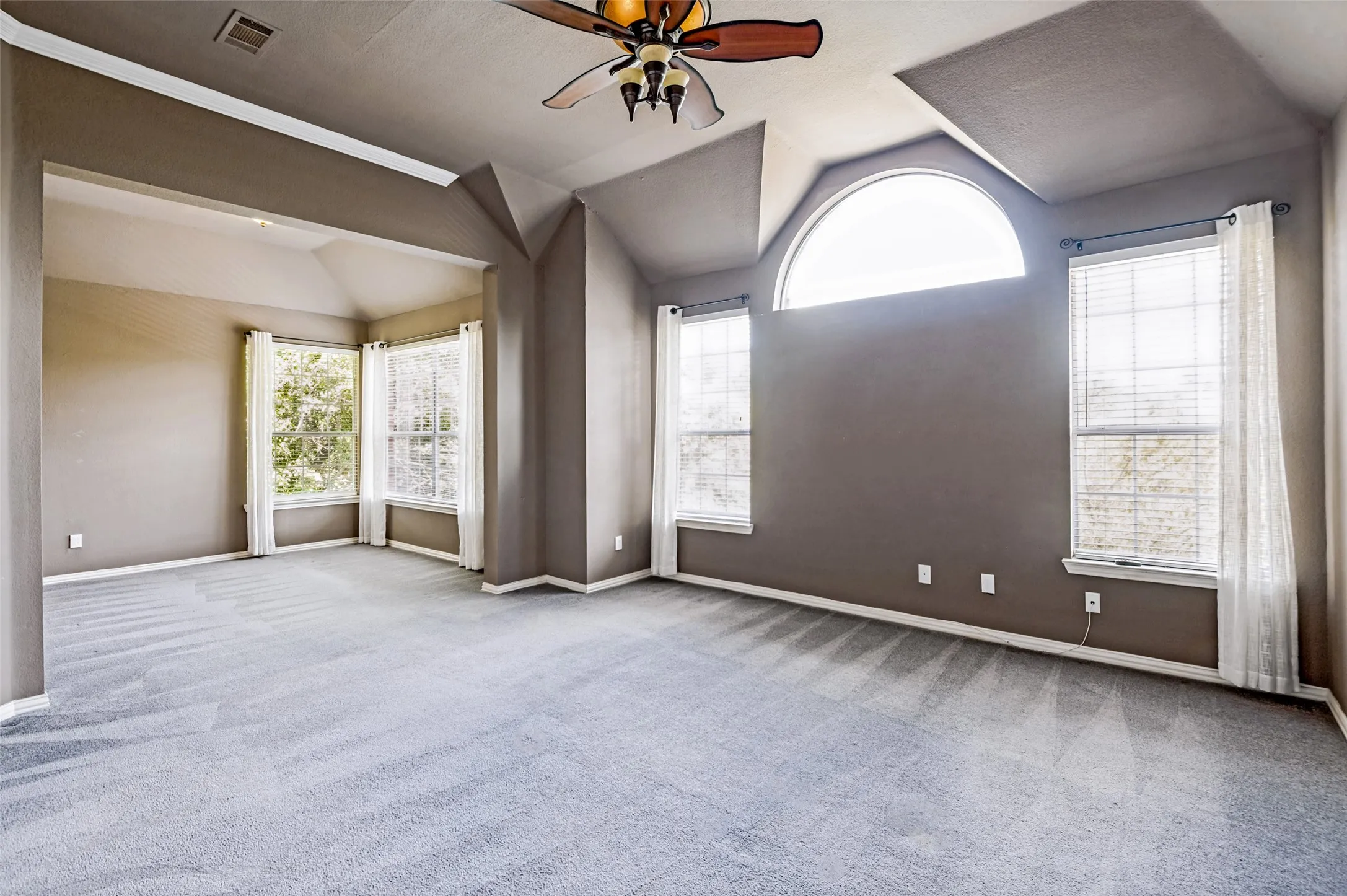 Single Family Residence For Sale in Collin County , 6040 Fieldstone Drive, Dallas, Texas 75252, 4 Bedroom, 3 Bathroom, 2 Garage spaces, 3,463 Sqft, built in 1993, mls#21325180, Real Estate Agent in Dallas, Homes For Sale in Collin county, Homes For Sale in Dallas, Realtor in Dallas Texas, Real Estate Brokerage Independent Realty Texas, Luminita Cordes Realtor