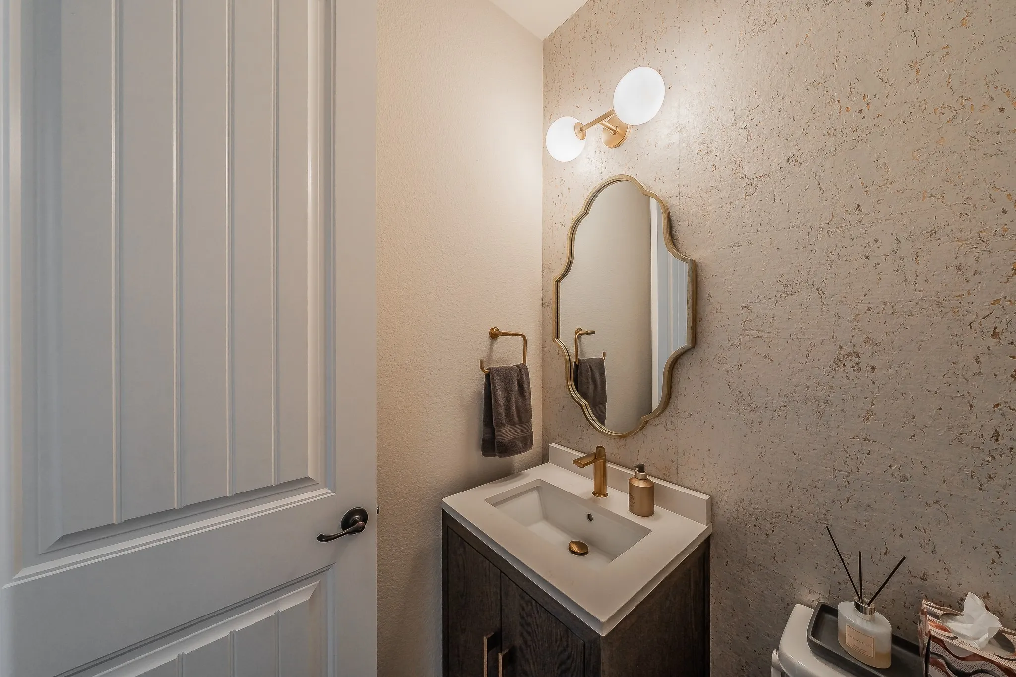 Half bath downstairs
