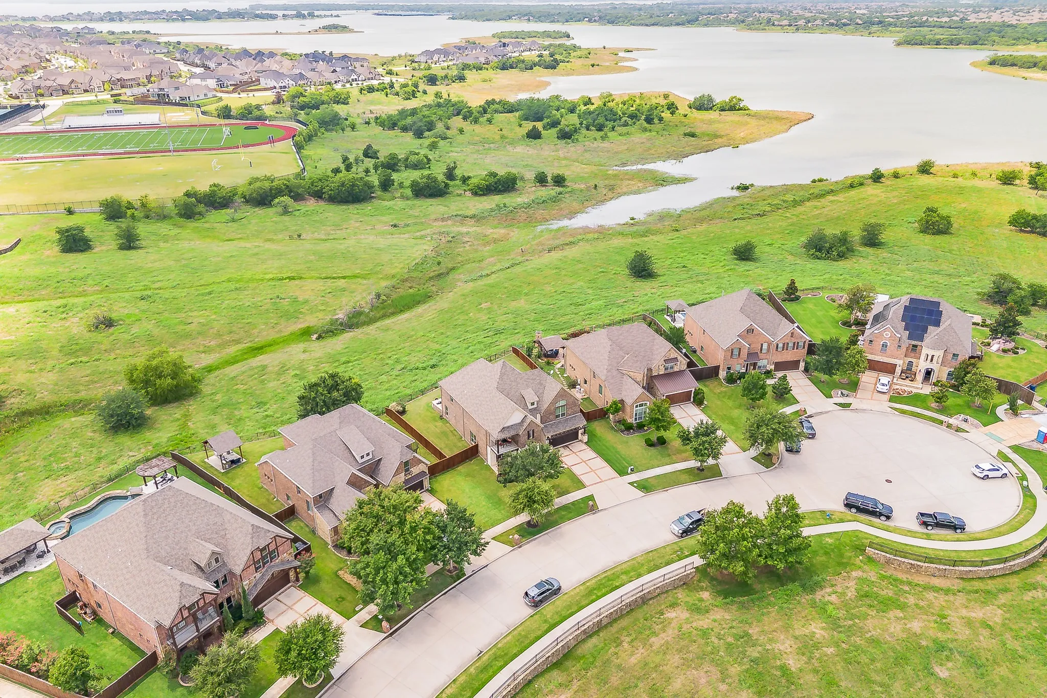 Single Family Residence For Sale in Denton County , 1233 Clearwater Drive, Frisco, Texas 75036, 4 Bedroom, 4 Bathroom, 2 Garage spaces, 3,744 Sqft, built in 2014, mls#21326991, Real Estate Agent in Frisco, Homes For Sale in Denton county, Homes For Sale in Frisco, Realtor in Frisco Texas, Real Estate Brokerage Independent Realty Texas, Luminita Cordes Realtor