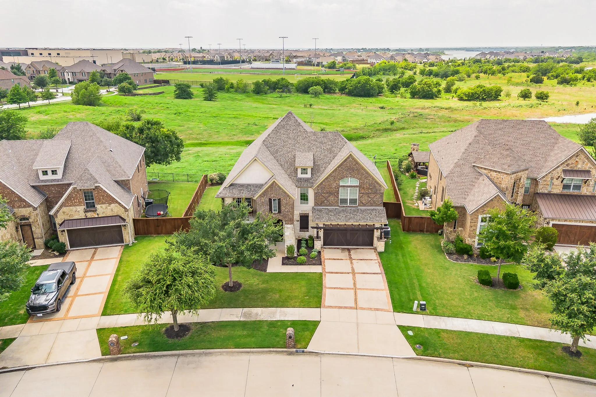 Single Family Residence For Sale in Denton County , 1233 Clearwater Drive, Frisco, Texas 75036, 4 Bedroom, 4 Bathroom, 2 Garage spaces, 3,744 Sqft, built in 2014, mls#21326991, Real Estate Agent in Frisco, Homes For Sale in Denton county, Homes For Sale in Frisco, Realtor in Frisco Texas, Real Estate Brokerage Independent Realty Texas, Luminita Cordes Realtor