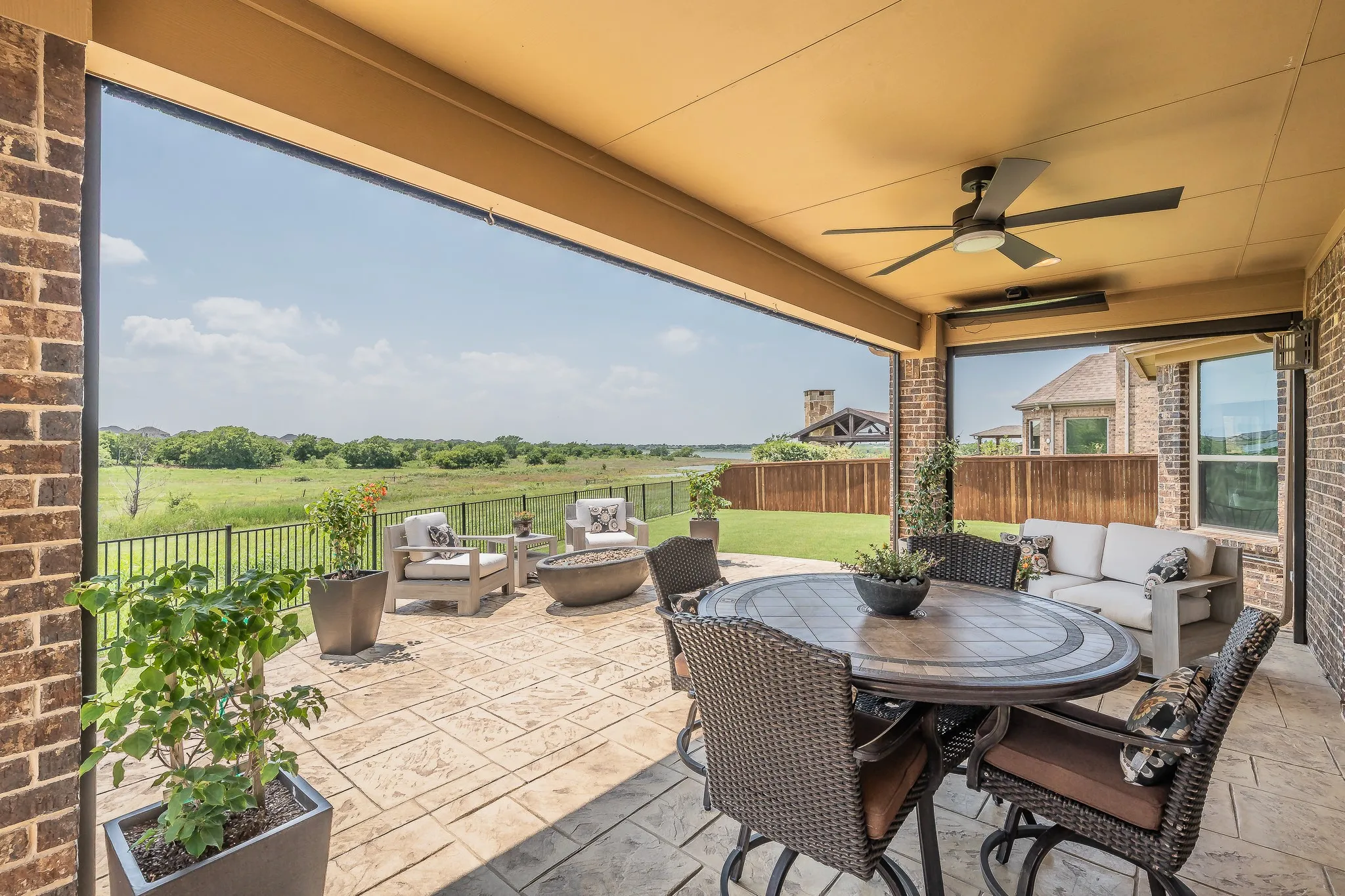 Single Family Residence For Sale in Denton County , 1233 Clearwater Drive, Frisco, Texas 75036, 4 Bedroom, 4 Bathroom, 2 Garage spaces, 3,744 Sqft, built in 2014, mls#21326991, Real Estate Agent in Frisco, Homes For Sale in Denton county, Homes For Sale in Frisco, Realtor in Frisco Texas, Real Estate Brokerage Independent Realty Texas, Luminita Cordes Realtor