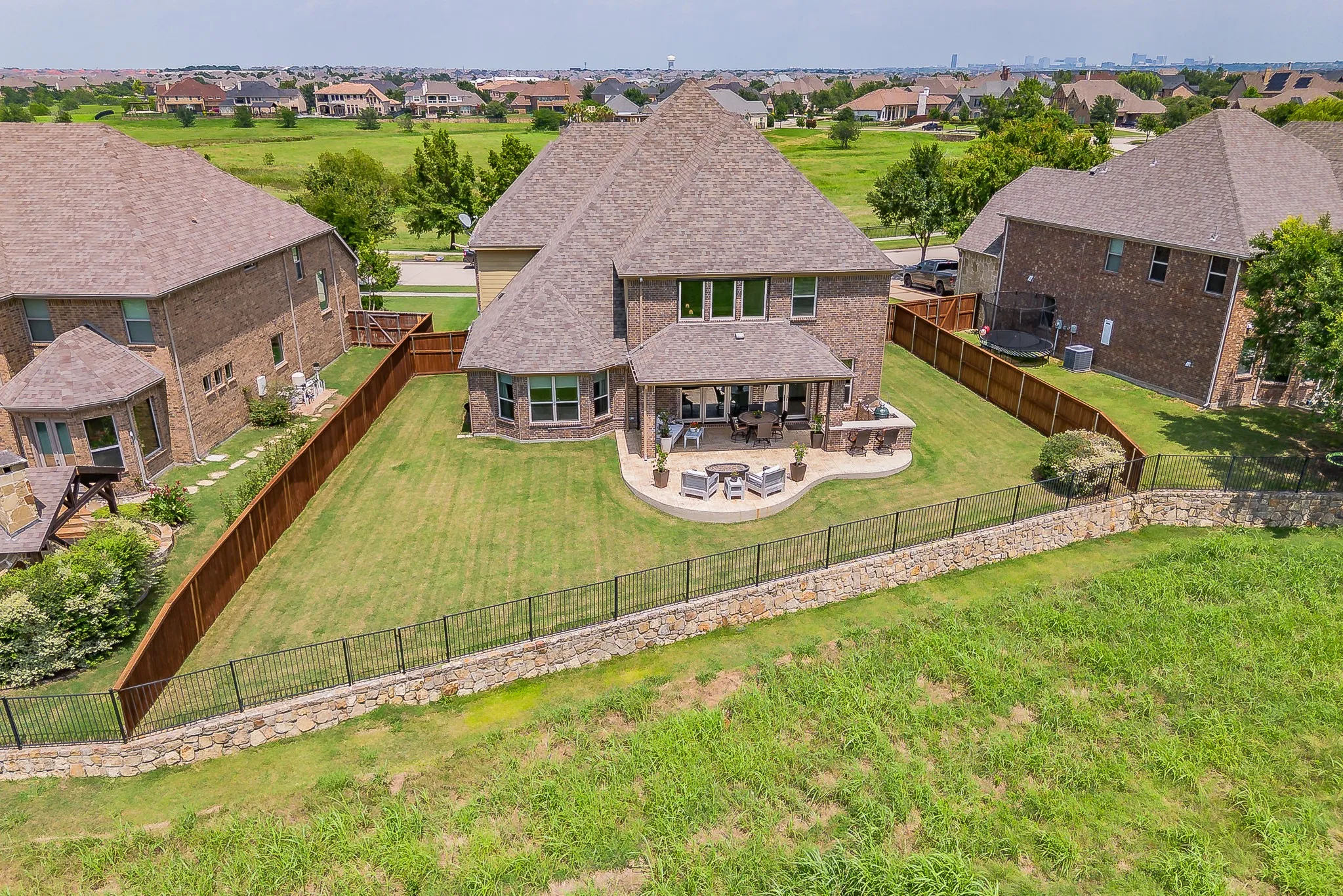 Single Family Residence For Sale in Denton County , 1233 Clearwater Drive, Frisco, Texas 75036, 4 Bedroom, 4 Bathroom, 2 Garage spaces, 3,744 Sqft, built in 2014, mls#21326991, Real Estate Agent in Frisco, Homes For Sale in Denton county, Homes For Sale in Frisco, Realtor in Frisco Texas, Real Estate Brokerage Independent Realty Texas, Luminita Cordes Realtor