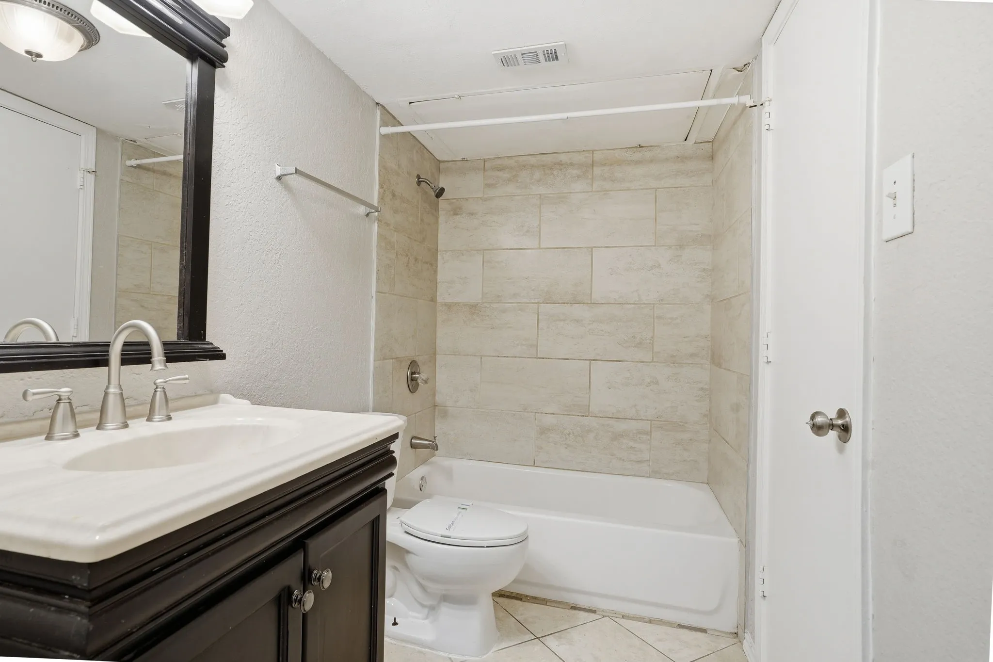 Single Family Residence For Sale in Dallas County , 6735 Woodhill Road, Dallas, Texas 75217, 3 Bedroom, 1 Bathroom, 1 Garage spaces, 1,132 Sqft, built in 1982, mls#21276487, Real Estate Agent in Dallas, Homes For Sale in Dallas county, Homes For Sale in Dallas, Realtor in Dallas Texas, Real Estate Brokerage Independent Realty Texas, Luminita Cordes Realtor