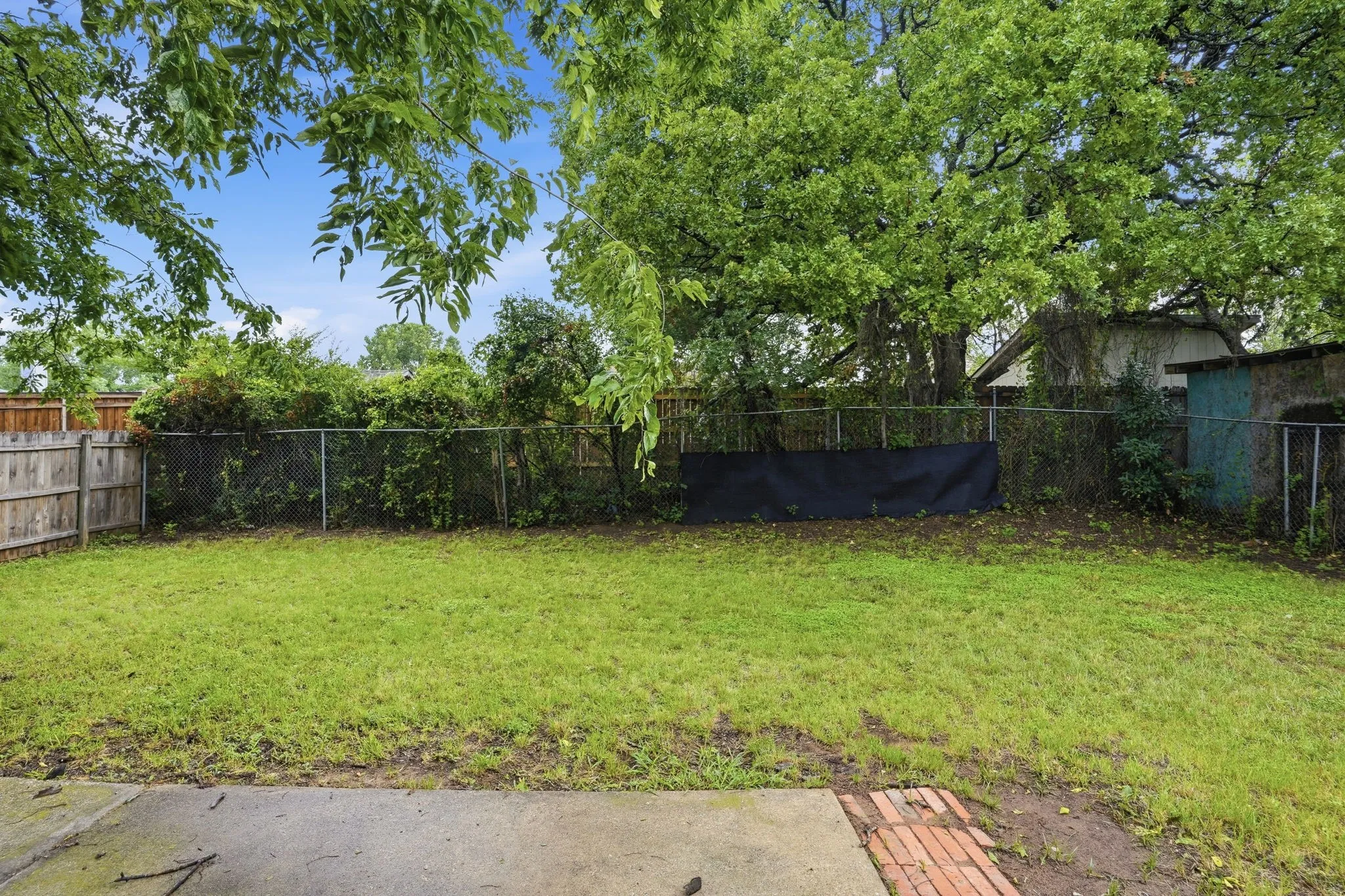 Single Family Residence For Sale in Dallas County , 6735 Woodhill Road, Dallas, Texas 75217, 3 Bedroom, 1 Bathroom, 1 Garage spaces, 1,132 Sqft, built in 1982, mls#21276487, Real Estate Agent in Dallas, Homes For Sale in Dallas county, Homes For Sale in Dallas, Realtor in Dallas Texas, Real Estate Brokerage Independent Realty Texas, Luminita Cordes Realtor