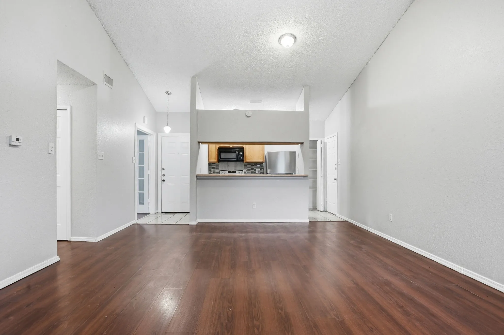 Single Family Residence For Sale in Dallas County , 6735 Woodhill Road, Dallas, Texas 75217, 3 Bedroom, 1 Bathroom, 1 Garage spaces, 1,132 Sqft, built in 1982, mls#21276487, Real Estate Agent in Dallas, Homes For Sale in Dallas county, Homes For Sale in Dallas, Realtor in Dallas Texas, Real Estate Brokerage Independent Realty Texas, Luminita Cordes Realtor