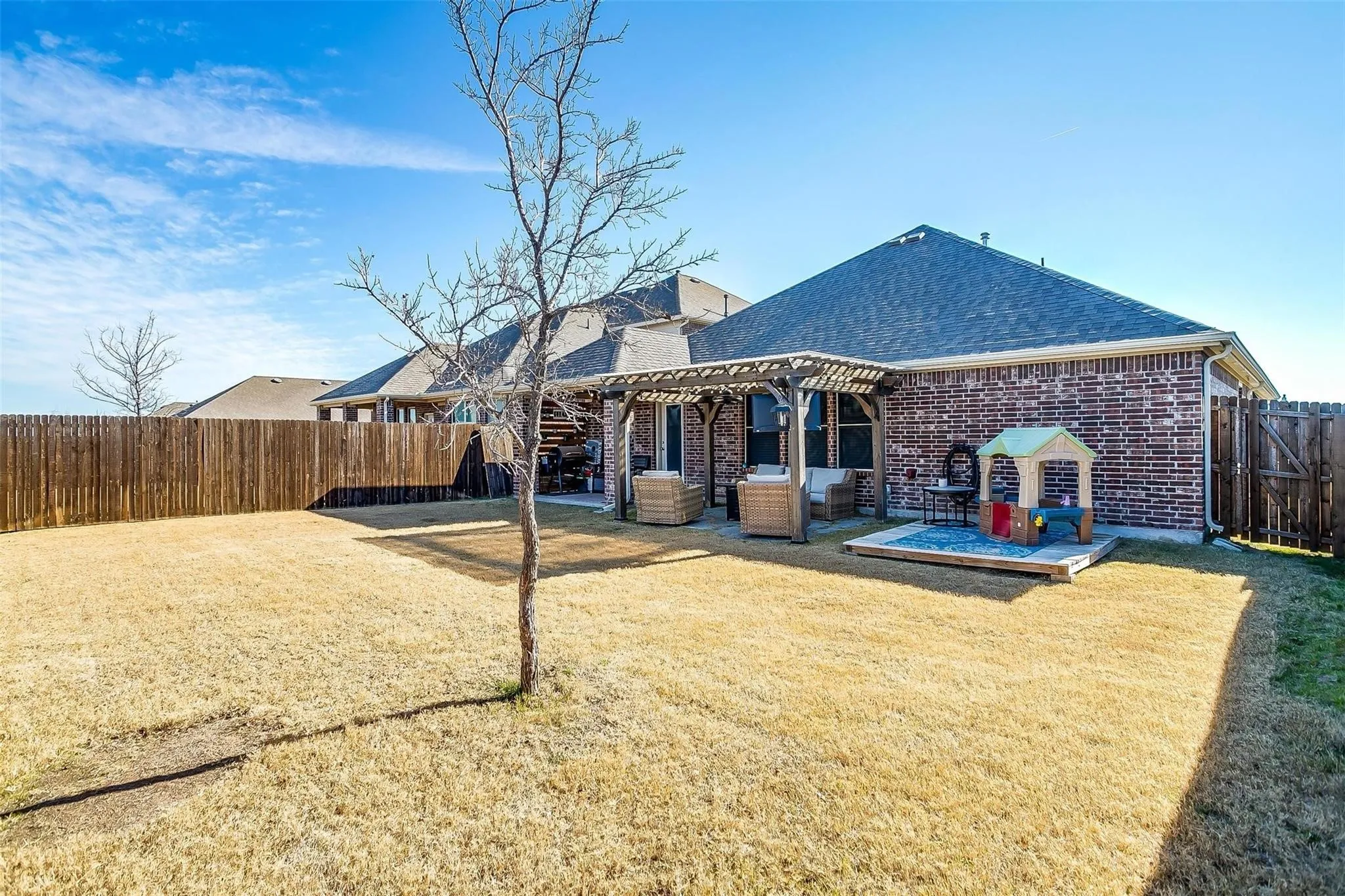 Single Family Residence For Rent in Denton County , 3309 Comal Drive, Little Elm, Texas 75068, 3 Bedroom, 2 Bathroom, Garage spaces, 1,689 Sqft, built in 2018, mls#21327071, Real Estate Agent in Little Elm, Homes For Rent in Denton county, Homes For Rent in Little Elm, Realtor in Little Elm Texas, Real Estate Brokerage Independent Realty Texas, Luminita Cordes Realtor