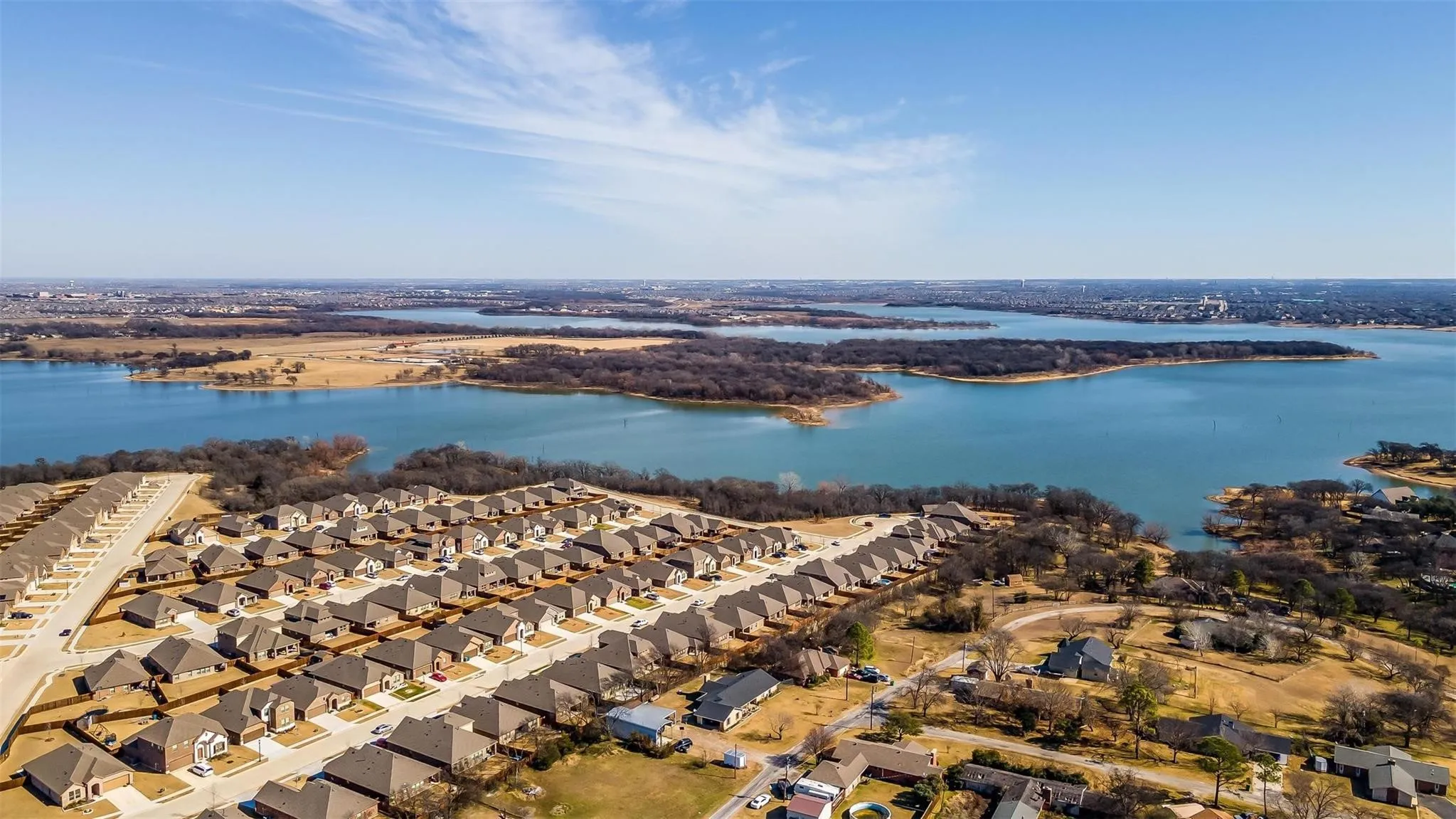 Single Family Residence For Rent in Denton County , 3309 Comal Drive, Little Elm, Texas 75068, 3 Bedroom, 2 Bathroom, Garage spaces, 1,689 Sqft, built in 2018, mls#21327071, Real Estate Agent in Little Elm, Homes For Rent in Denton county, Homes For Rent in Little Elm, Realtor in Little Elm Texas, Real Estate Brokerage Independent Realty Texas, Luminita Cordes Realtor
