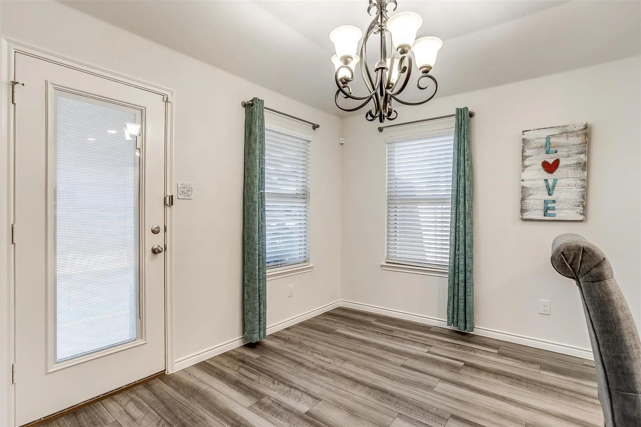 Single Family Residence For Rent in Denton County , 3309 Comal Drive, Little Elm, Texas 75068, 3 Bedroom, 2 Bathroom, Garage spaces, 1,689 Sqft, built in 2018, mls#21327071, Real Estate Agent in Little Elm, Homes For Rent in Denton county, Homes For Rent in Little Elm, Realtor in Little Elm Texas, Real Estate Brokerage Independent Realty Texas, Luminita Cordes Realtor