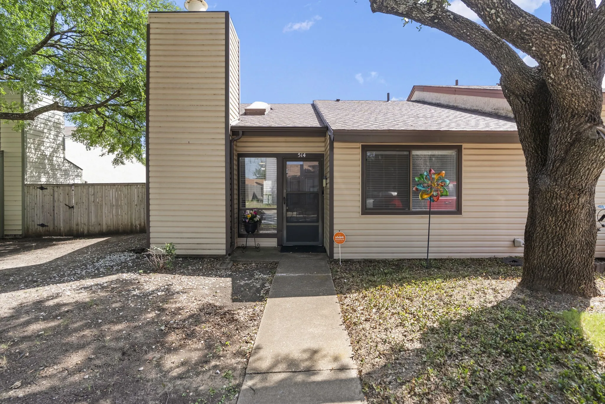 Single Family Residence For Sale in Collin County , 514 Pine Trail Drive, Allen, Texas 75002, 2 Bedroom, 2 Bathroom, Garage spaces, 992 Sqft, built in 1978, mls#21318152, Real Estate Agent in Allen, Homes For Sale in Collin county, Homes For Sale in Allen, Realtor in Allen Texas, Real Estate Brokerage Independent Realty Texas, Luminita Cordes Realtor