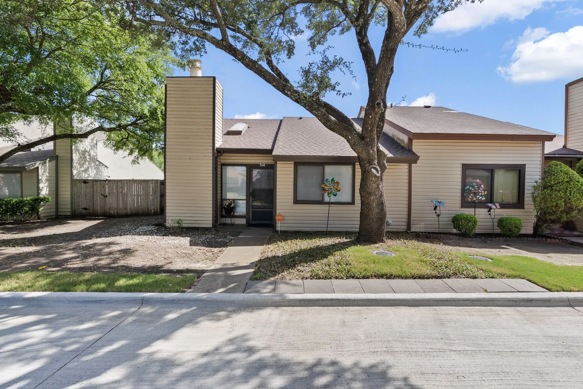 Single Family Residence For Sale in Collin County , 514 Pine Trail Drive, Allen, Texas 75002, 2 Bedroom, 2 Bathroom, Garage spaces, 992 Sqft, built in 1978, mls#21318152, Real Estate Agent in Allen, Homes For Sale in Collin county, Homes For Sale in Allen, Realtor in Allen Texas, Real Estate Brokerage Independent Realty Texas, Luminita Cordes Realtor