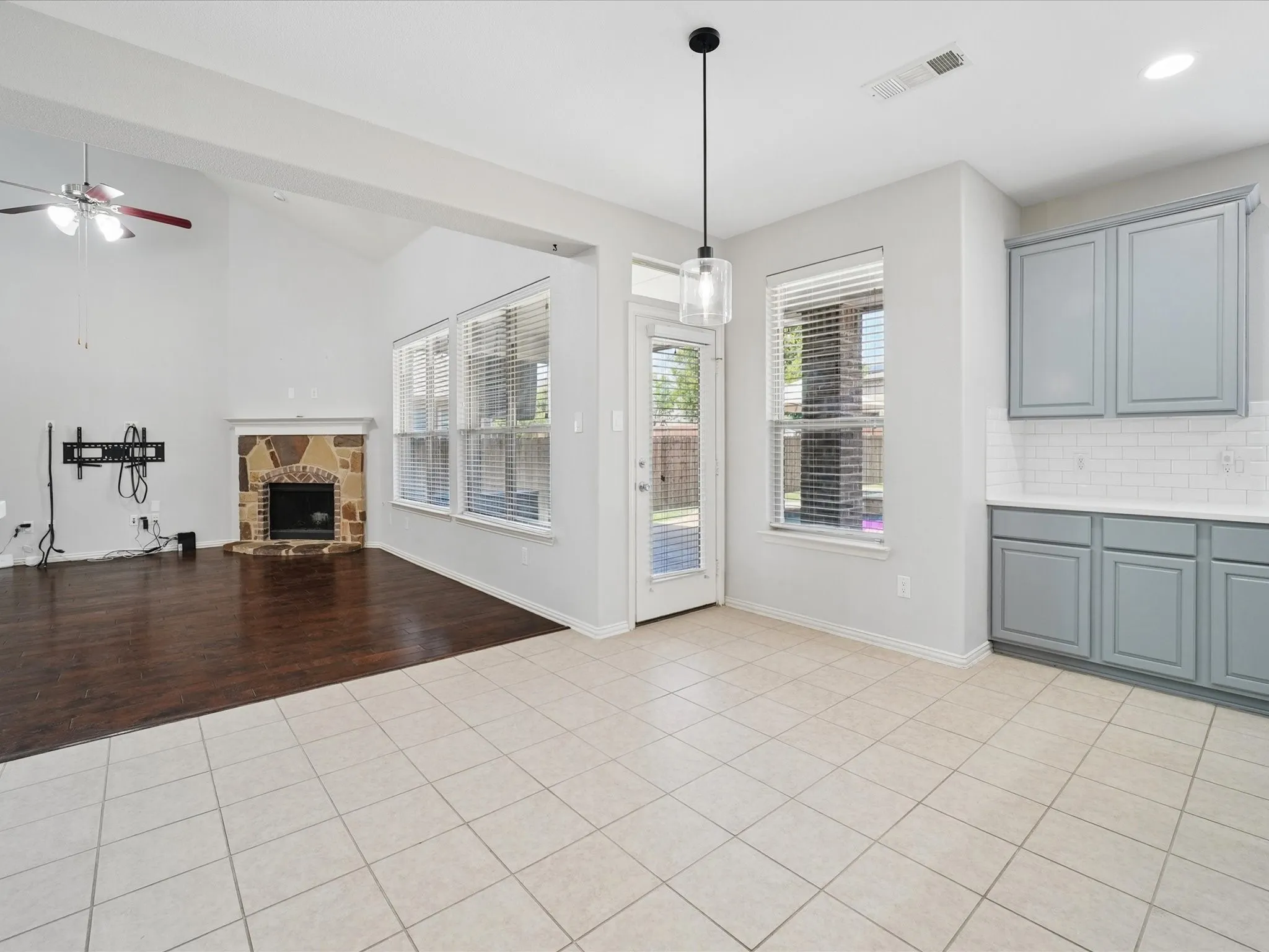 Single Family Residence For Sale in Collin County , 1907 Hidden Fairway Drive, Wylie, Texas 75098, 4 Bedroom, 3 Bathroom, 2 Garage spaces, 2,815 Sqft, built in 2010, mls#21325191, Real Estate Agent in Wylie, Homes For Sale in Collin county, Homes For Sale in Wylie, Realtor in Wylie Texas, Real Estate Brokerage Independent Realty Texas, Luminita Cordes Realtor