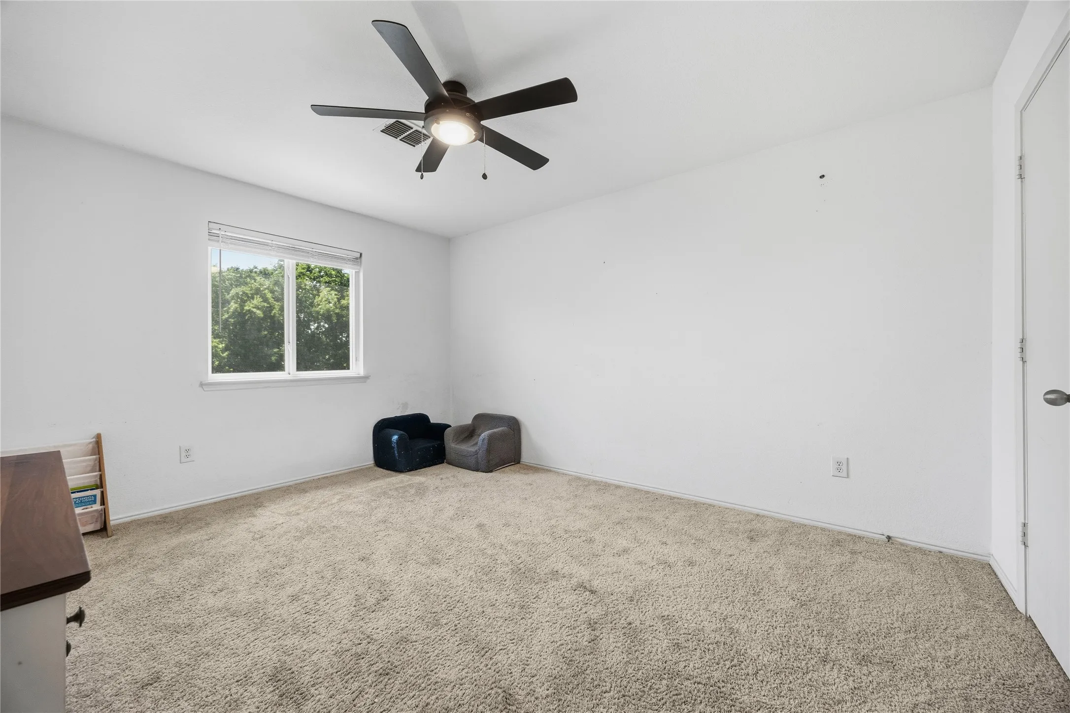 Single Family Residence For Sale in Collin County , 932 Cottonwood Trail, Anna, Texas 75409, 3 Bedroom, 3 Bathroom, 2 Garage spaces, 2,207 Sqft, built in 2008, mls#21319966, Real Estate Agent in Anna, Homes For Sale in Collin county, Homes For Sale in Anna, Realtor in Anna Texas, Real Estate Brokerage Independent Realty Texas, Luminita Cordes Realtor