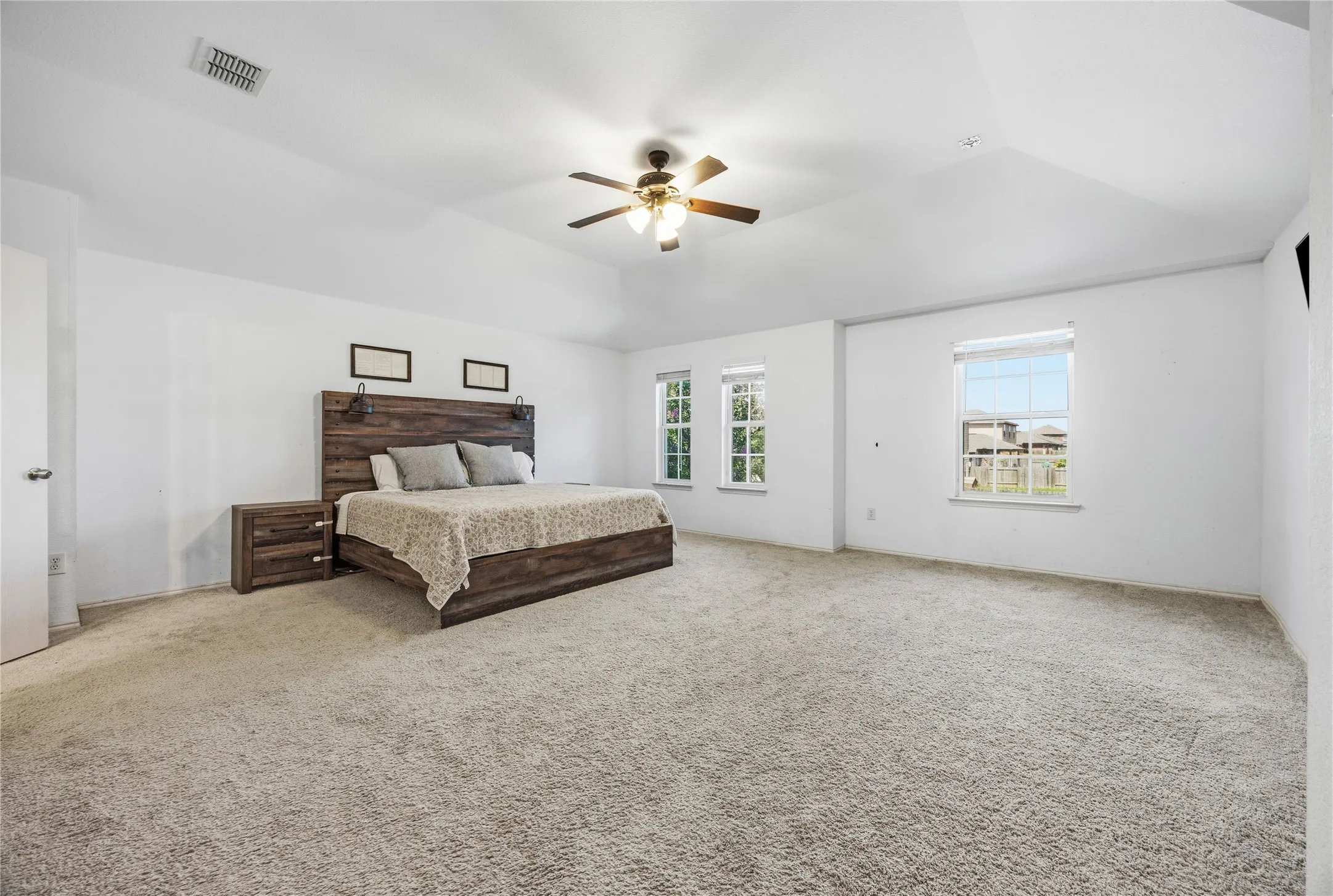 Single Family Residence For Sale in Collin County , 932 Cottonwood Trail, Anna, Texas 75409, 3 Bedroom, 3 Bathroom, 2 Garage spaces, 2,207 Sqft, built in 2008, mls#21319966, Real Estate Agent in Anna, Homes For Sale in Collin county, Homes For Sale in Anna, Realtor in Anna Texas, Real Estate Brokerage Independent Realty Texas, Luminita Cordes Realtor