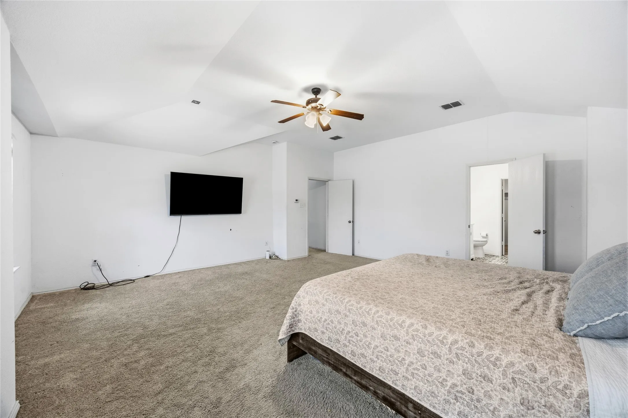 Single Family Residence For Sale in Collin County , 932 Cottonwood Trail, Anna, Texas 75409, 3 Bedroom, 3 Bathroom, 2 Garage spaces, 2,207 Sqft, built in 2008, mls#21319966, Real Estate Agent in Anna, Homes For Sale in Collin county, Homes For Sale in Anna, Realtor in Anna Texas, Real Estate Brokerage Independent Realty Texas, Luminita Cordes Realtor