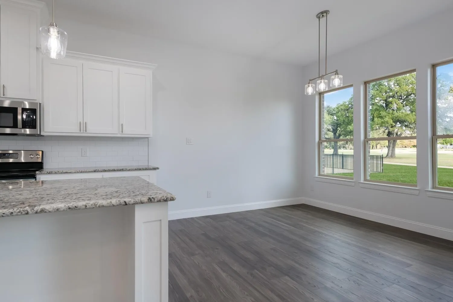 Single Family Residence For Sale in Hill County , 13027 Eagles Nest Drive, Whitney, Texas 76692, 3 Bedroom, 3 Bathroom, 2 Garage spaces, 2,302 Sqft, built in 2022, mls#21327028, Real Estate Agent in Whitney, Homes For Sale in Hill county, Homes For Sale in Whitney, Realtor in Whitney Texas, Real Estate Brokerage Independent Realty Texas, Luminita Cordes Realtor