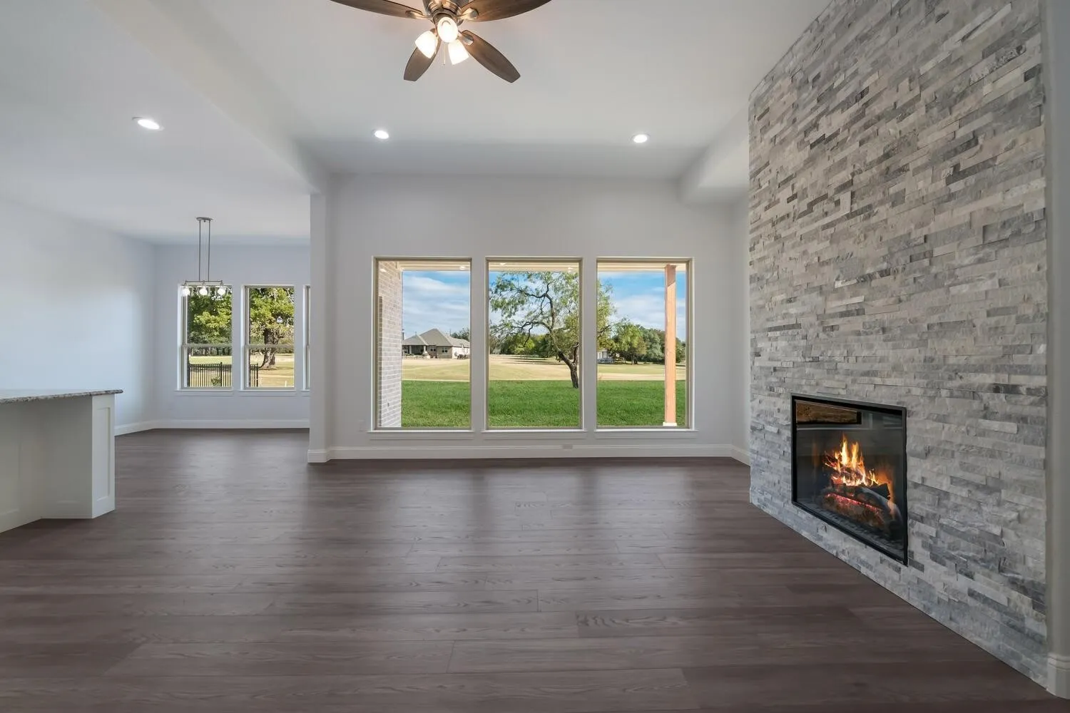 Single Family Residence For Sale in Hill County , 13027 Eagles Nest Drive, Whitney, Texas 76692, 3 Bedroom, 3 Bathroom, 2 Garage spaces, 2,302 Sqft, built in 2022, mls#21327028, Real Estate Agent in Whitney, Homes For Sale in Hill county, Homes For Sale in Whitney, Realtor in Whitney Texas, Real Estate Brokerage Independent Realty Texas, Luminita Cordes Realtor