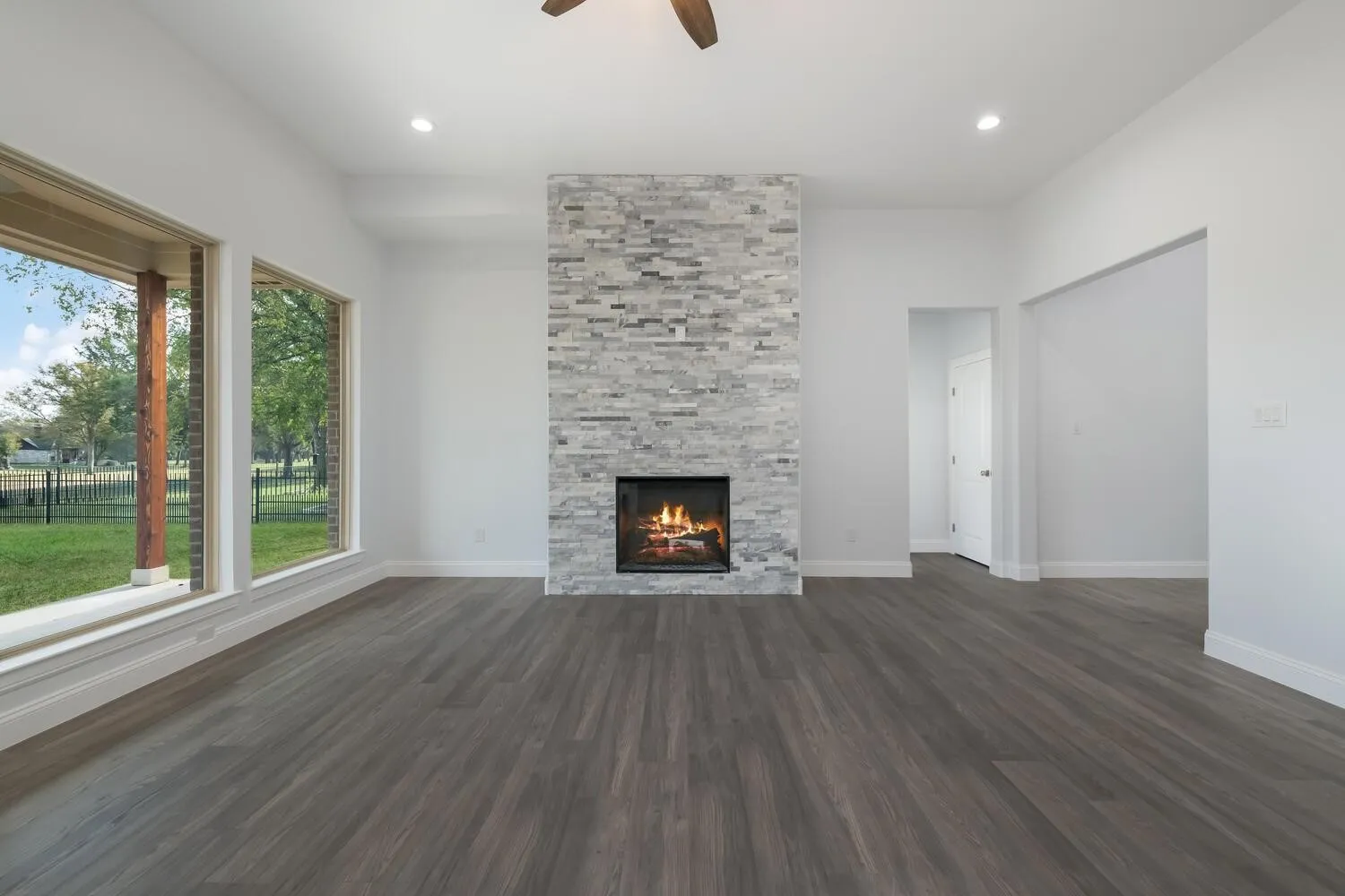 Single Family Residence For Sale in Hill County , 13027 Eagles Nest Drive, Whitney, Texas 76692, 3 Bedroom, 3 Bathroom, 2 Garage spaces, 2,302 Sqft, built in 2022, mls#21327028, Real Estate Agent in Whitney, Homes For Sale in Hill county, Homes For Sale in Whitney, Realtor in Whitney Texas, Real Estate Brokerage Independent Realty Texas, Luminita Cordes Realtor