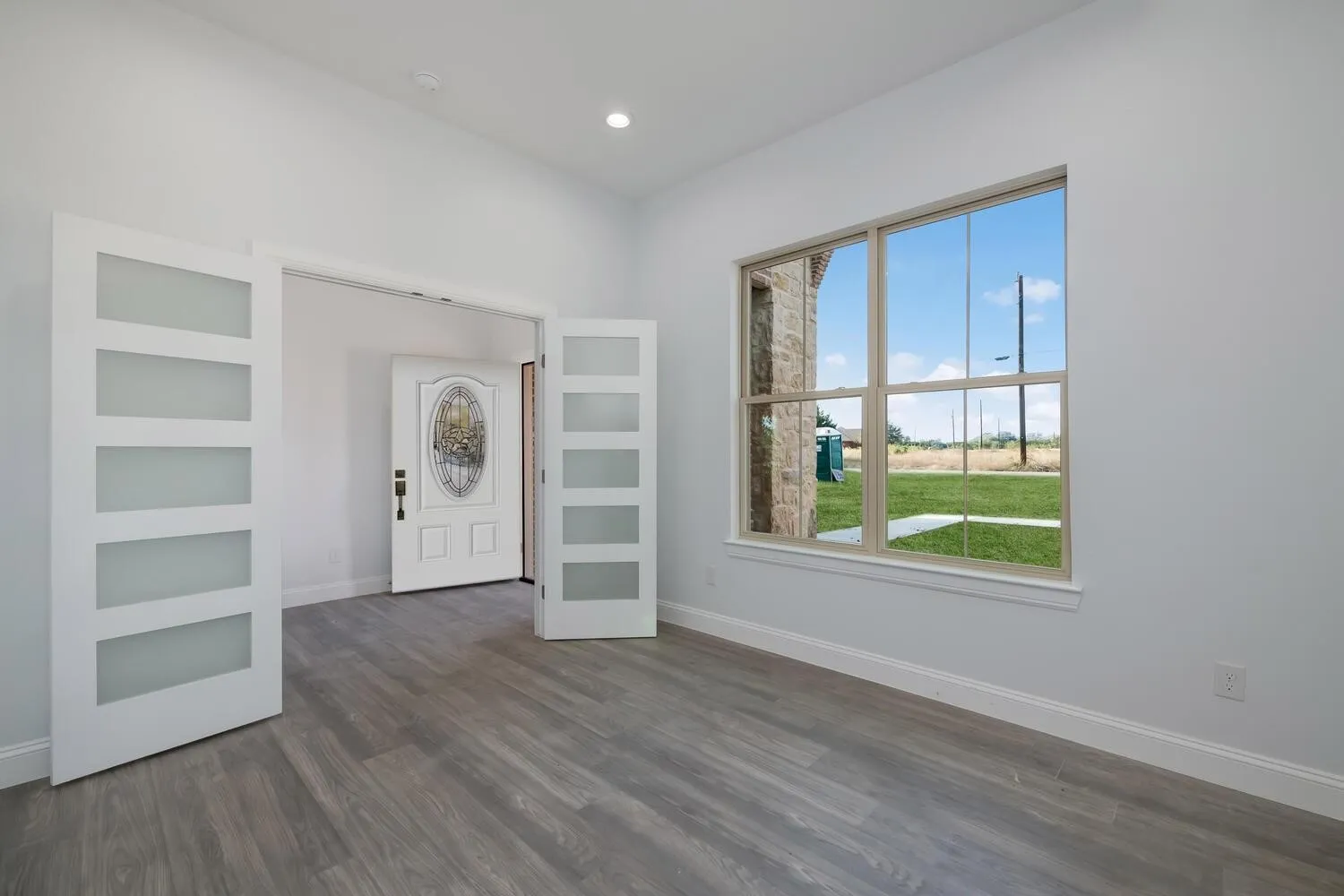Single Family Residence For Sale in Hill County , 13027 Eagles Nest Drive, Whitney, Texas 76692, 3 Bedroom, 3 Bathroom, 2 Garage spaces, 2,302 Sqft, built in 2022, mls#21327028, Real Estate Agent in Whitney, Homes For Sale in Hill county, Homes For Sale in Whitney, Realtor in Whitney Texas, Real Estate Brokerage Independent Realty Texas, Luminita Cordes Realtor