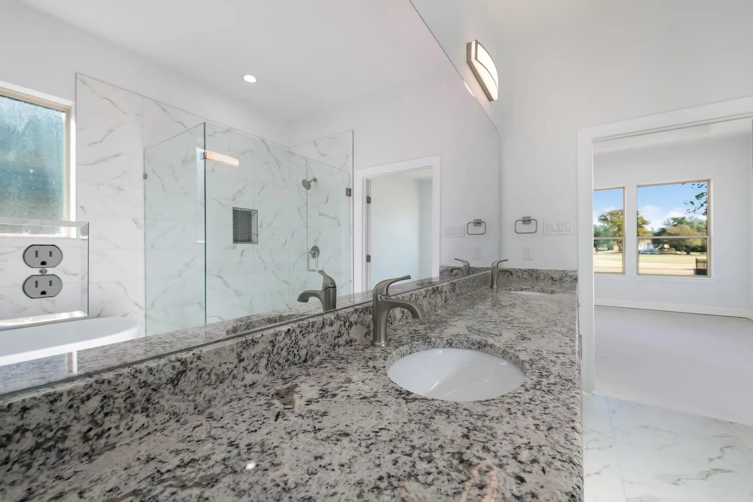 Single Family Residence For Sale in Hill County , 13027 Eagles Nest Drive, Whitney, Texas 76692, 3 Bedroom, 3 Bathroom, 2 Garage spaces, 2,302 Sqft, built in 2022, mls#21327028, Real Estate Agent in Whitney, Homes For Sale in Hill county, Homes For Sale in Whitney, Realtor in Whitney Texas, Real Estate Brokerage Independent Realty Texas, Luminita Cordes Realtor