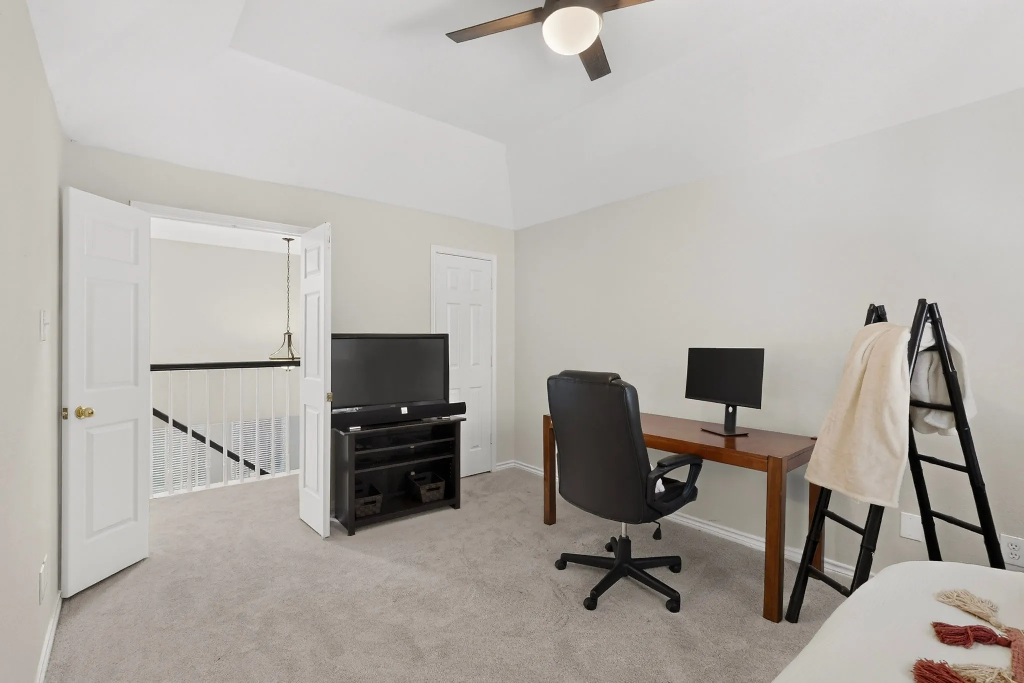 Single Family Residence For Sale in Tarrant County , 3400 Paint Brush Lane, Bedford, Texas 76021, 4 Bedroom, 3 Bathroom, 2 Garage spaces, 2,245 Sqft, built in 1988, mls#21327082, Real Estate Agent in Bedford, Homes For Sale in Tarrant county, Homes For Sale in Bedford, Realtor in Bedford Texas, Real Estate Brokerage Independent Realty Texas, Luminita Cordes Realtor