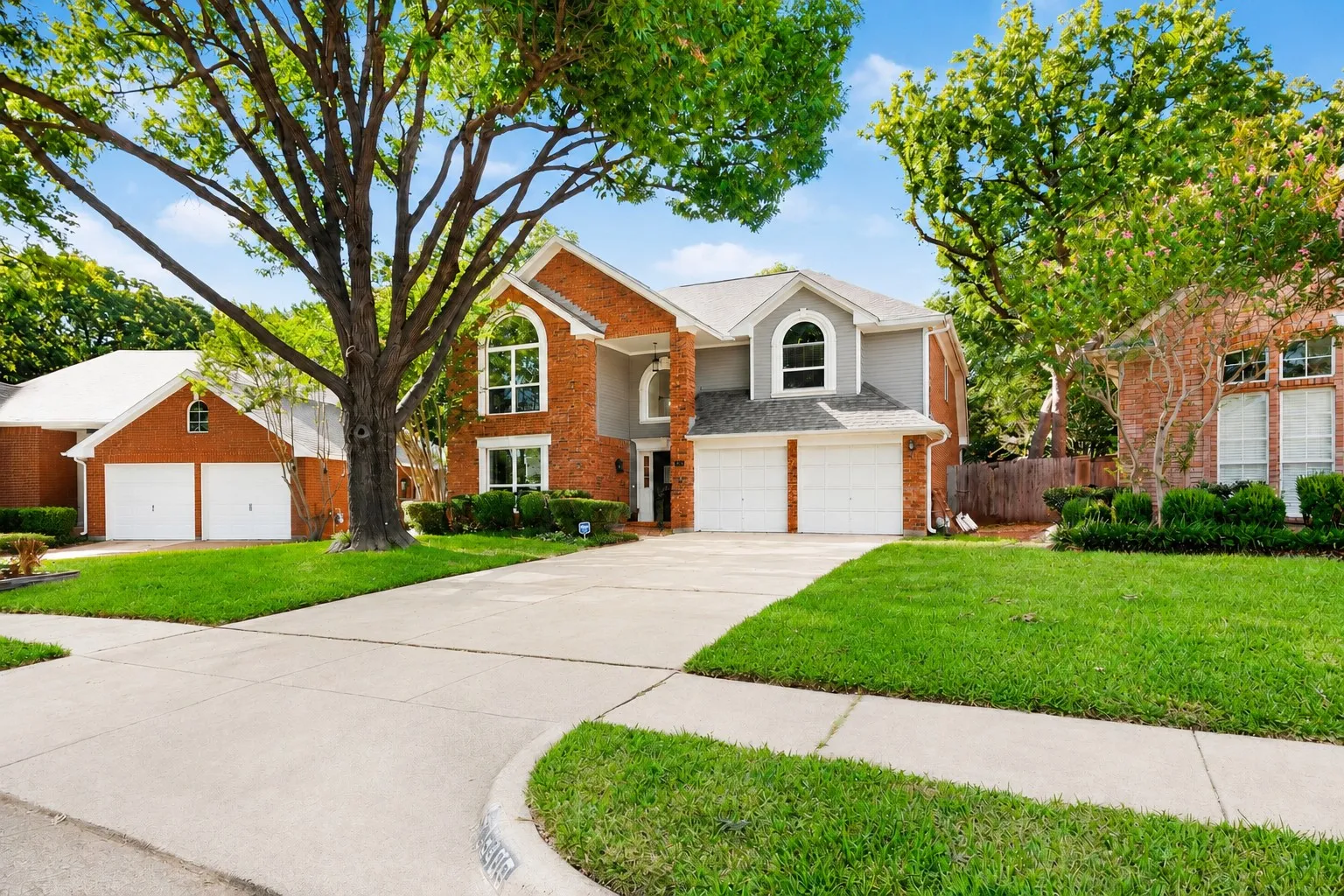 Single Family Residence For Sale in Tarrant County , 3400 Paint Brush Lane, Bedford, Texas 76021, 4 Bedroom, 3 Bathroom, 2 Garage spaces, 2,245 Sqft, built in 1988, mls#21327082, Real Estate Agent in Bedford, Homes For Sale in Tarrant county, Homes For Sale in Bedford, Realtor in Bedford Texas, Real Estate Brokerage Independent Realty Texas, Luminita Cordes Realtor