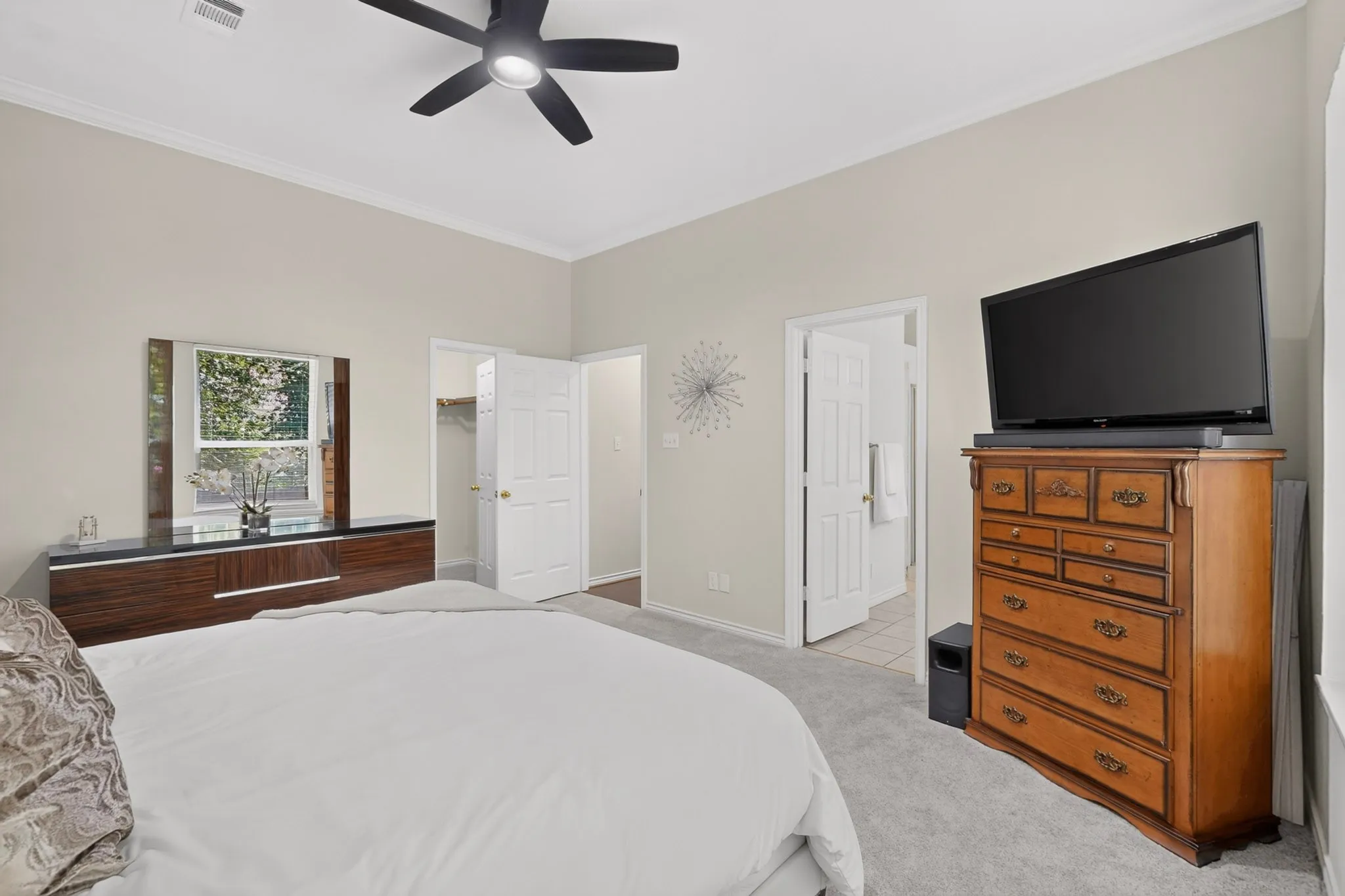 Single Family Residence For Sale in Tarrant County , 3400 Paint Brush Lane, Bedford, Texas 76021, 4 Bedroom, 3 Bathroom, 2 Garage spaces, 2,245 Sqft, built in 1988, mls#21327082, Real Estate Agent in Bedford, Homes For Sale in Tarrant county, Homes For Sale in Bedford, Realtor in Bedford Texas, Real Estate Brokerage Independent Realty Texas, Luminita Cordes Realtor