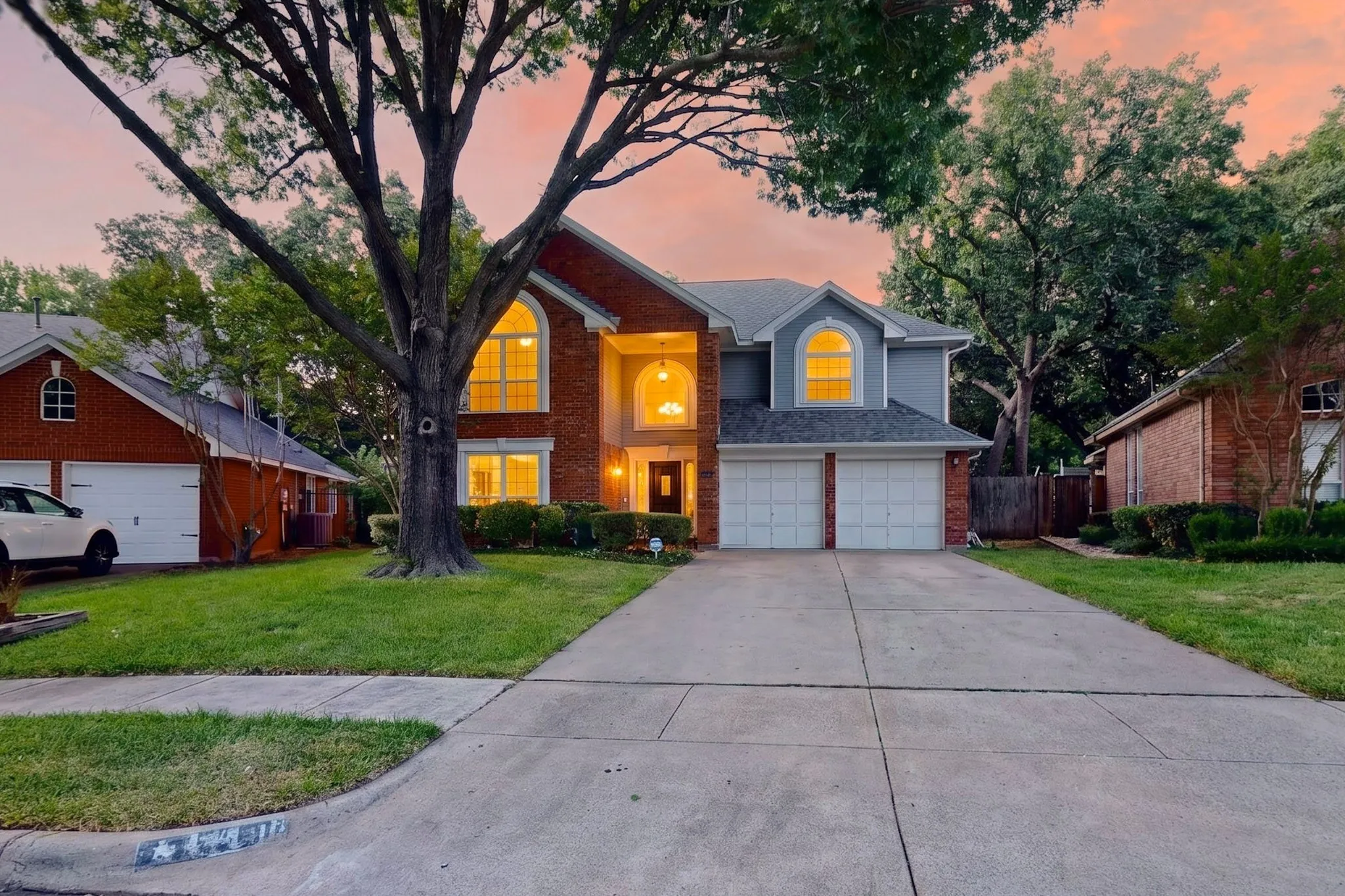 Single Family Residence For Sale in Tarrant County , 3400 Paint Brush Lane, Bedford, Texas 76021, 4 Bedroom, 3 Bathroom, 2 Garage spaces, 2,245 Sqft, built in 1988, mls#21327082, Real Estate Agent in Bedford, Homes For Sale in Tarrant county, Homes For Sale in Bedford, Realtor in Bedford Texas, Real Estate Brokerage Independent Realty Texas, Luminita Cordes Realtor