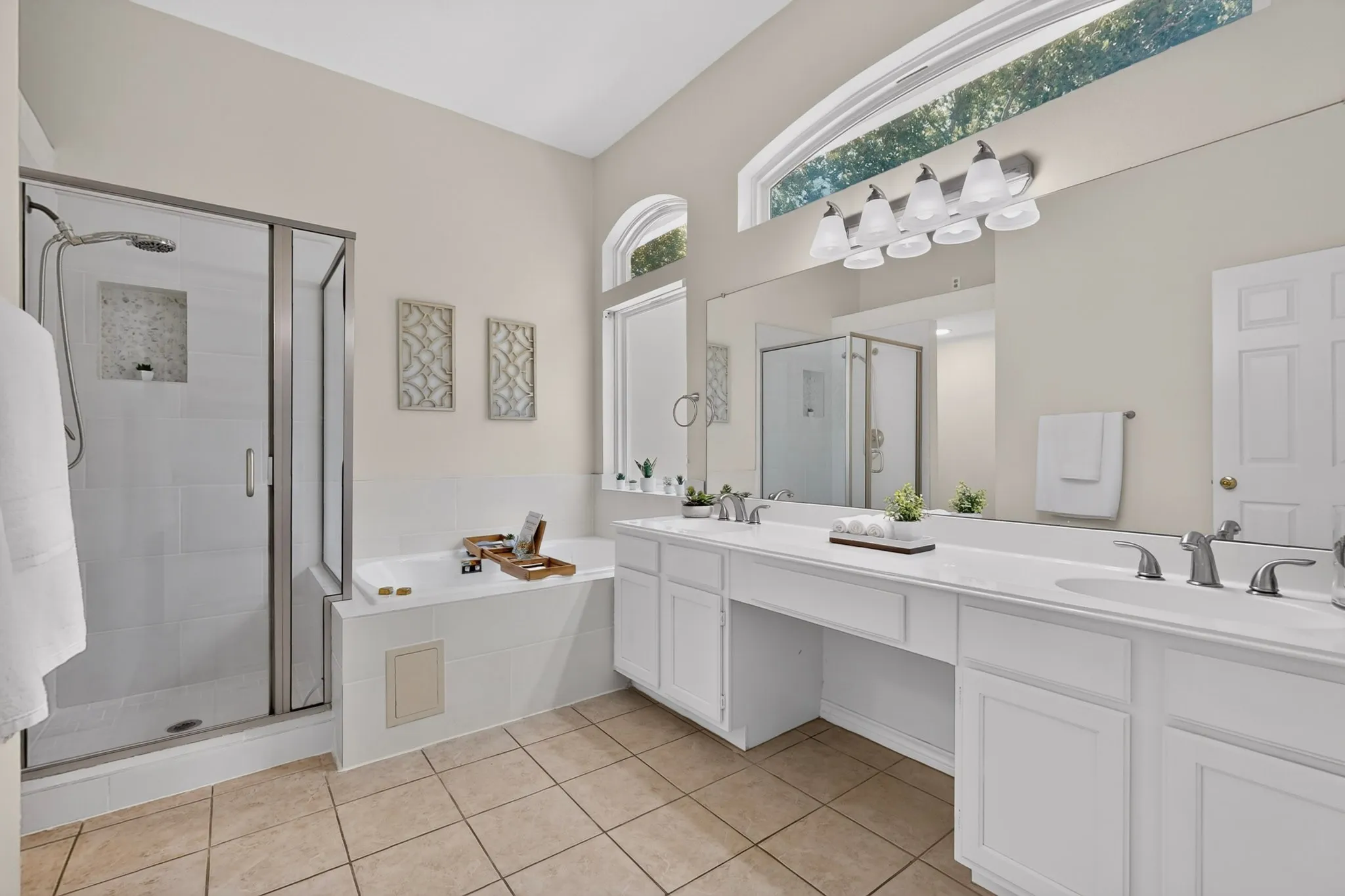Single Family Residence For Sale in Tarrant County , 3400 Paint Brush Lane, Bedford, Texas 76021, 4 Bedroom, 3 Bathroom, 2 Garage spaces, 2,245 Sqft, built in 1988, mls#21327082, Real Estate Agent in Bedford, Homes For Sale in Tarrant county, Homes For Sale in Bedford, Realtor in Bedford Texas, Real Estate Brokerage Independent Realty Texas, Luminita Cordes Realtor