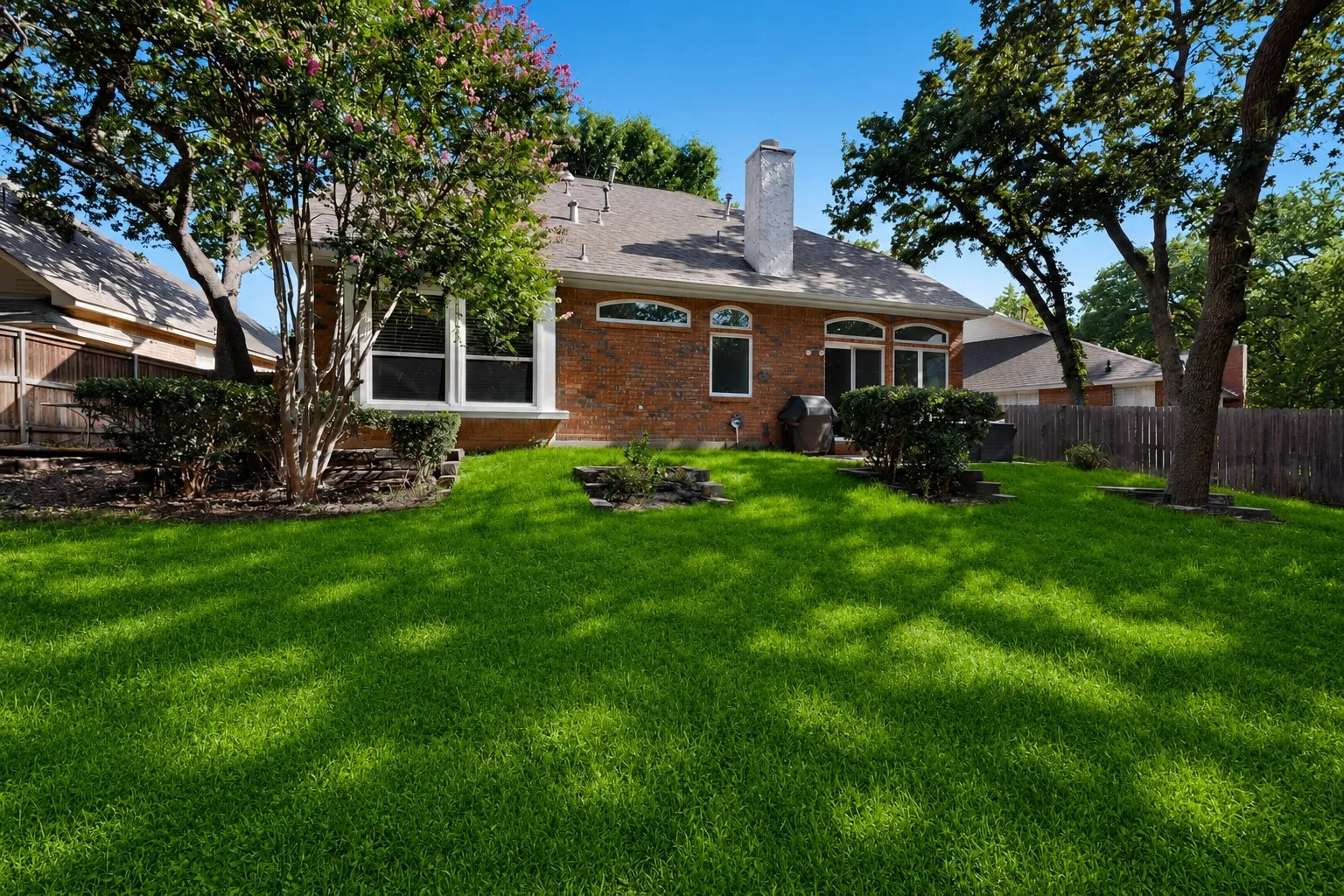 Single Family Residence For Sale in Tarrant County , 3400 Paint Brush Lane, Bedford, Texas 76021, 4 Bedroom, 3 Bathroom, 2 Garage spaces, 2,245 Sqft, built in 1988, mls#21327082, Real Estate Agent in Bedford, Homes For Sale in Tarrant county, Homes For Sale in Bedford, Realtor in Bedford Texas, Real Estate Brokerage Independent Realty Texas, Luminita Cordes Realtor