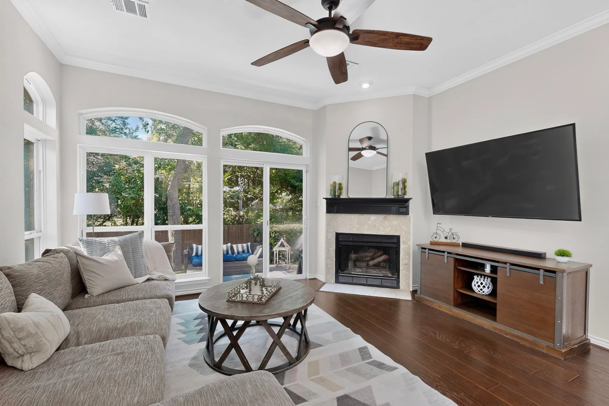 Single Family Residence For Sale in Tarrant County , 3400 Paint Brush Lane, Bedford, Texas 76021, 4 Bedroom, 3 Bathroom, 2 Garage spaces, 2,245 Sqft, built in 1988, mls#21327082, Real Estate Agent in Bedford, Homes For Sale in Tarrant county, Homes For Sale in Bedford, Realtor in Bedford Texas, Real Estate Brokerage Independent Realty Texas, Luminita Cordes Realtor