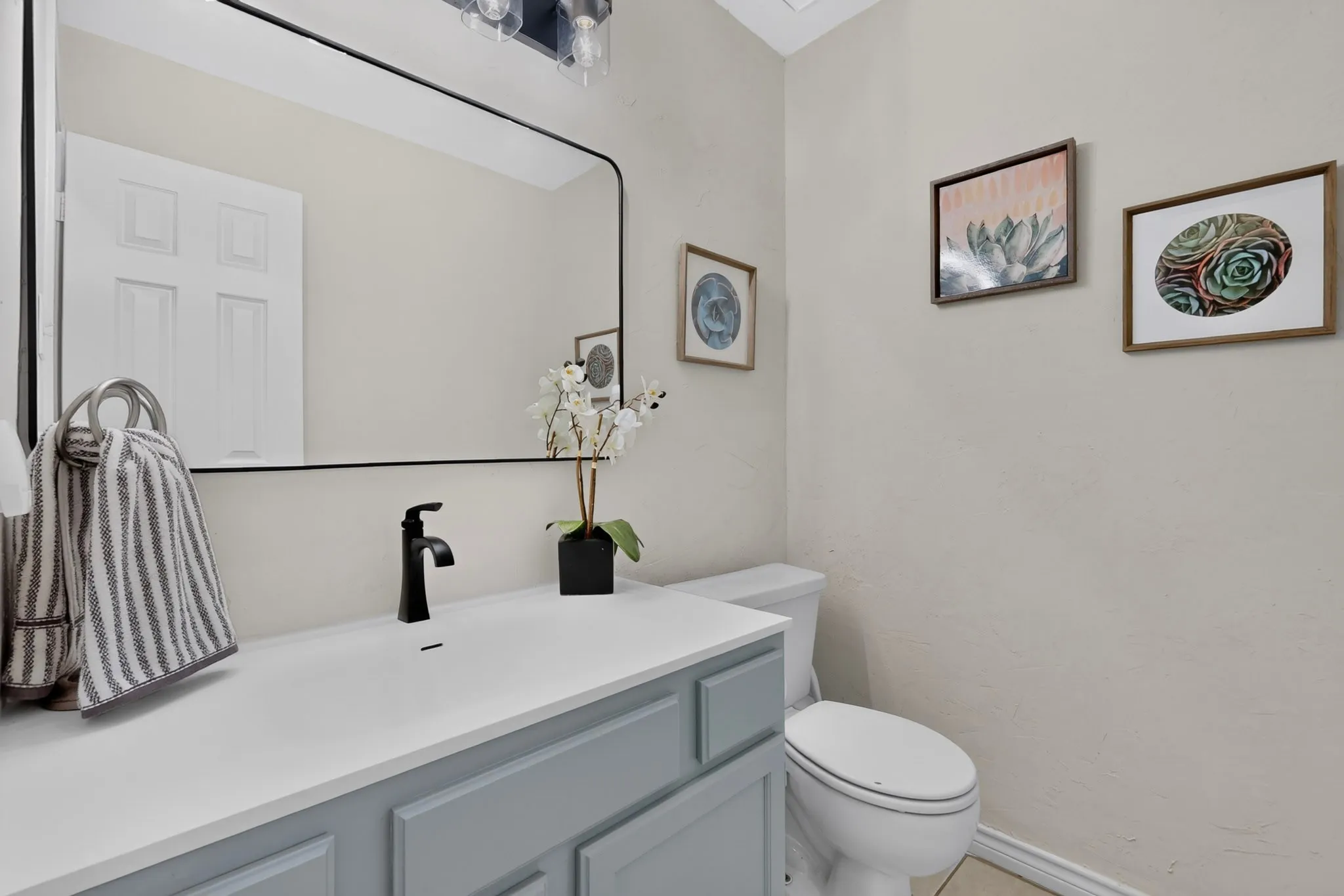Single Family Residence For Sale in Tarrant County , 3400 Paint Brush Lane, Bedford, Texas 76021, 4 Bedroom, 3 Bathroom, 2 Garage spaces, 2,245 Sqft, built in 1988, mls#21327082, Real Estate Agent in Bedford, Homes For Sale in Tarrant county, Homes For Sale in Bedford, Realtor in Bedford Texas, Real Estate Brokerage Independent Realty Texas, Luminita Cordes Realtor