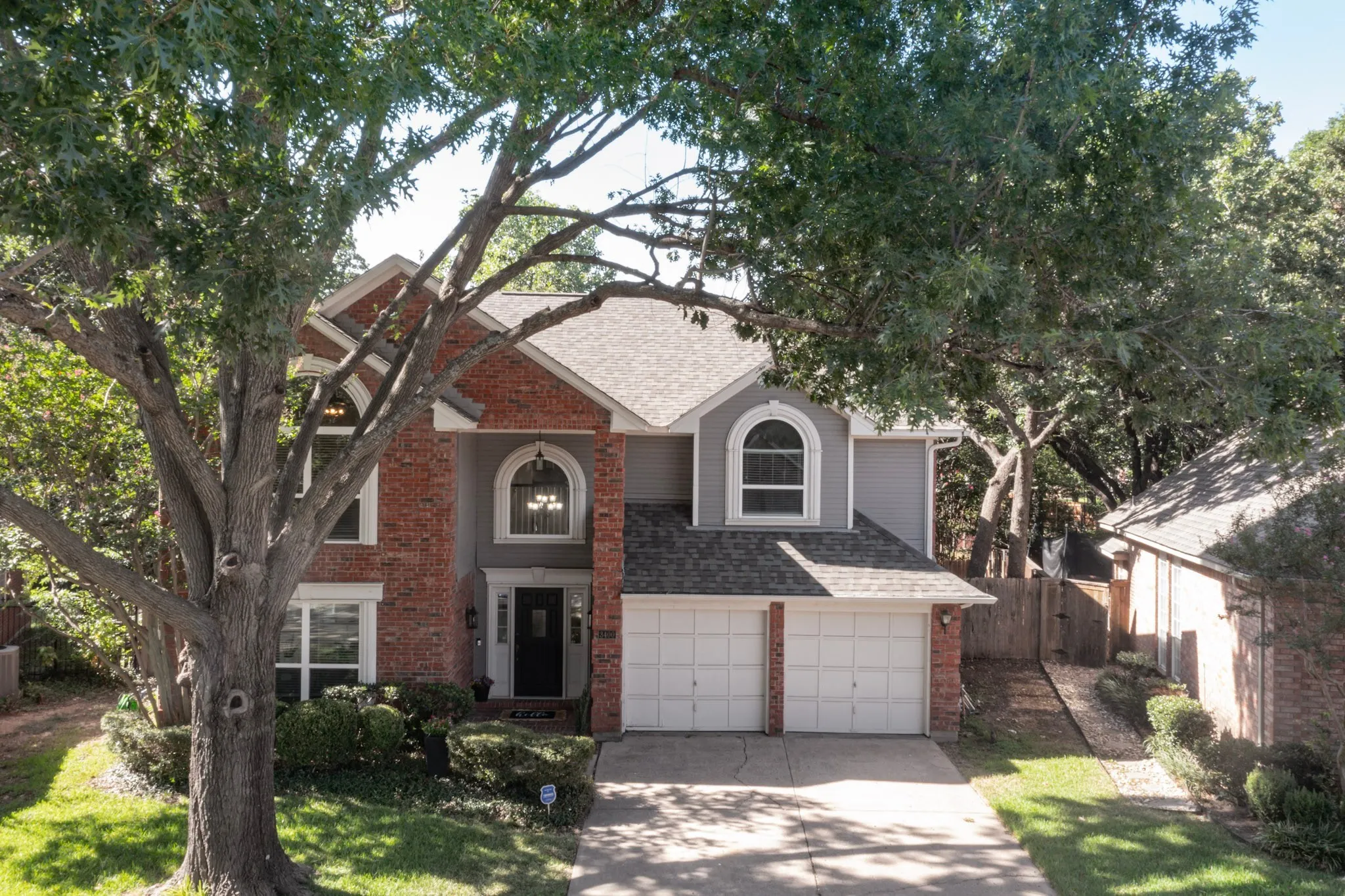 Single Family Residence For Sale in Tarrant County , 3400 Paint Brush Lane, Bedford, Texas 76021, 4 Bedroom, 3 Bathroom, 2 Garage spaces, 2,245 Sqft, built in 1988, mls#21327082, Real Estate Agent in Bedford, Homes For Sale in Tarrant county, Homes For Sale in Bedford, Realtor in Bedford Texas, Real Estate Brokerage Independent Realty Texas, Luminita Cordes Realtor
