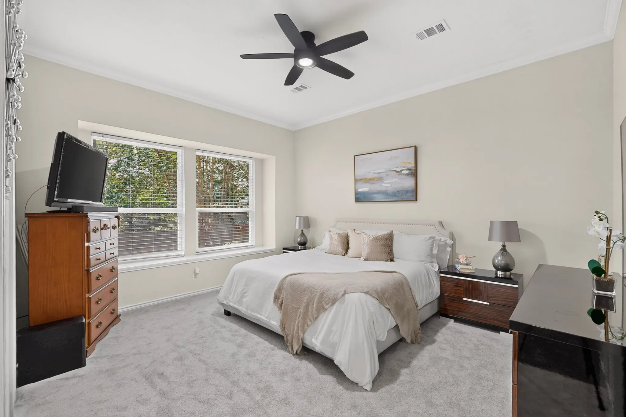 Single Family Residence For Sale in Tarrant County , 3400 Paint Brush Lane, Bedford, Texas 76021, 4 Bedroom, 3 Bathroom, 2 Garage spaces, 2,245 Sqft, built in 1988, mls#21327082, Real Estate Agent in Bedford, Homes For Sale in Tarrant county, Homes For Sale in Bedford, Realtor in Bedford Texas, Real Estate Brokerage Independent Realty Texas, Luminita Cordes Realtor