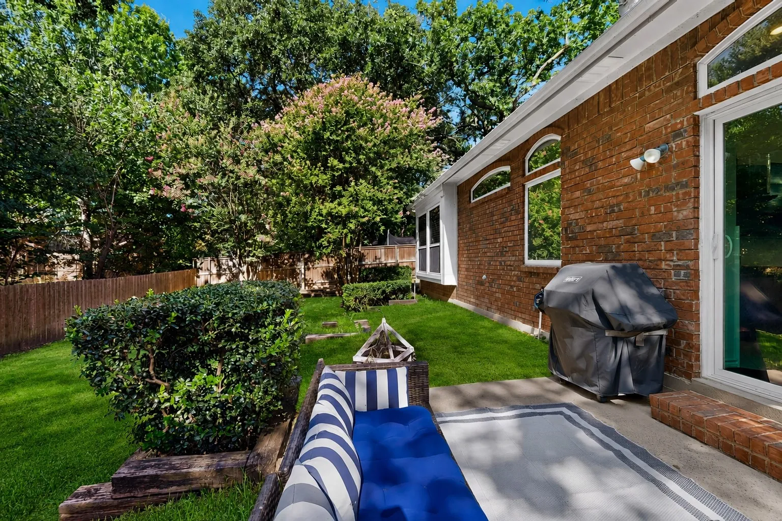 Single Family Residence For Sale in Tarrant County , 3400 Paint Brush Lane, Bedford, Texas 76021, 4 Bedroom, 3 Bathroom, 2 Garage spaces, 2,245 Sqft, built in 1988, mls#21327082, Real Estate Agent in Bedford, Homes For Sale in Tarrant county, Homes For Sale in Bedford, Realtor in Bedford Texas, Real Estate Brokerage Independent Realty Texas, Luminita Cordes Realtor