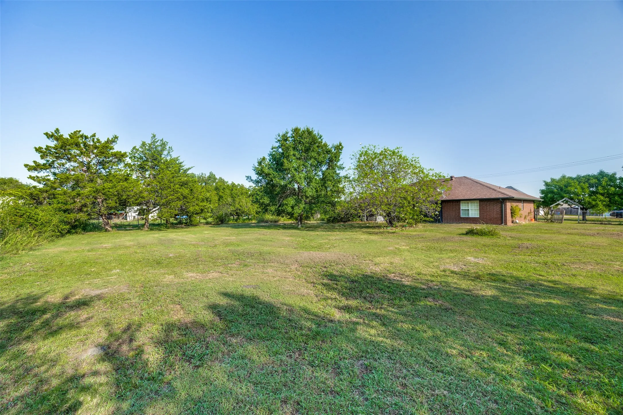 Single Family Residence For Sale in Collin County , 1341 Carlo Drive, Princeton, Texas 75407, 3 Bedroom, 2 Bathroom, 2 Garage spaces, 1,474 Sqft, built in 1997, mls#21309418, Real Estate Agent in Princeton, Homes For Sale in Collin county, Homes For Sale in Princeton, Realtor in Princeton Texas, Real Estate Brokerage Independent Realty Texas, Luminita Cordes Realtor